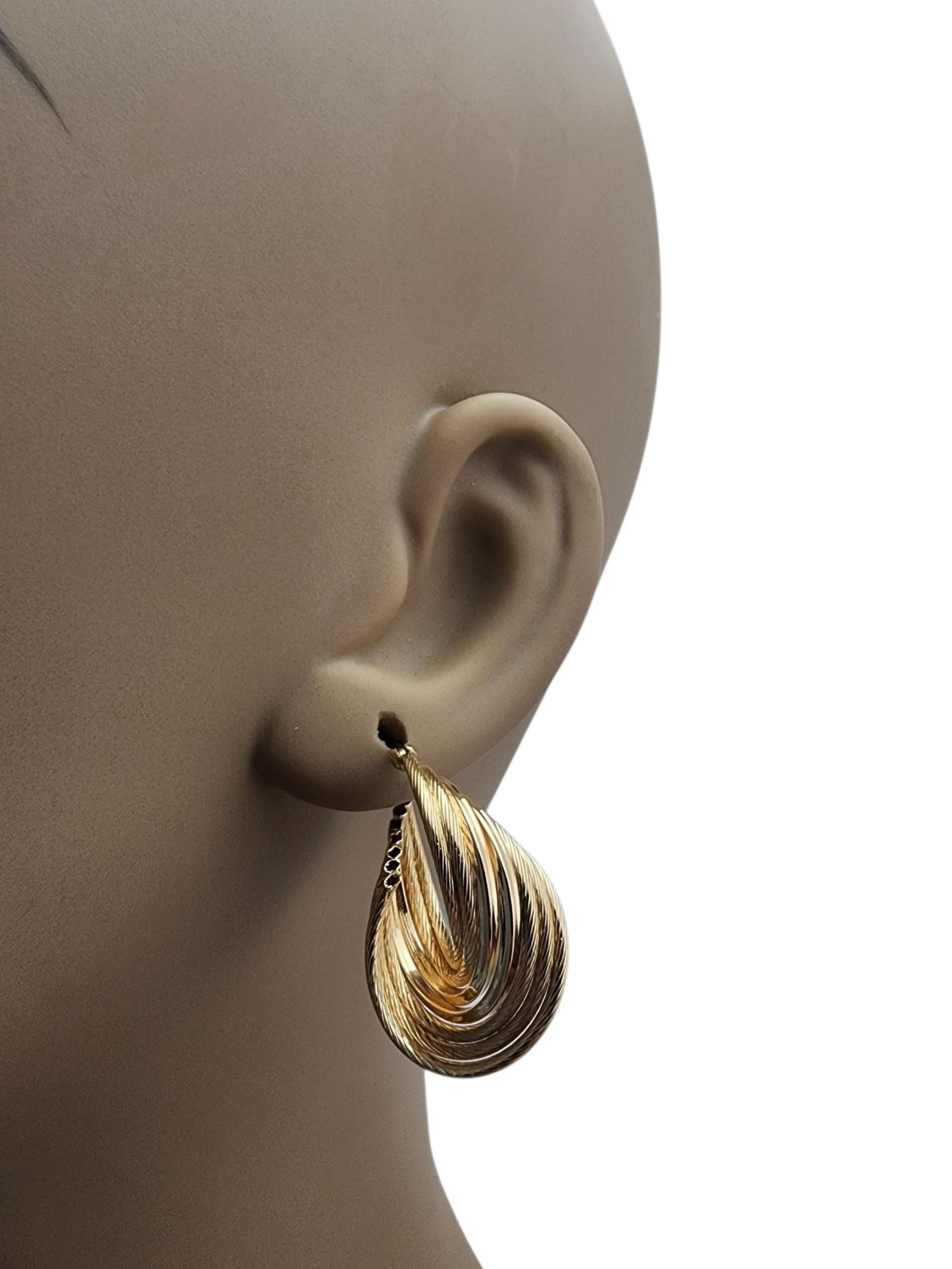 Orecchino a cerchio a strati in oro giallo Faro 14K #23861 in vendita 3