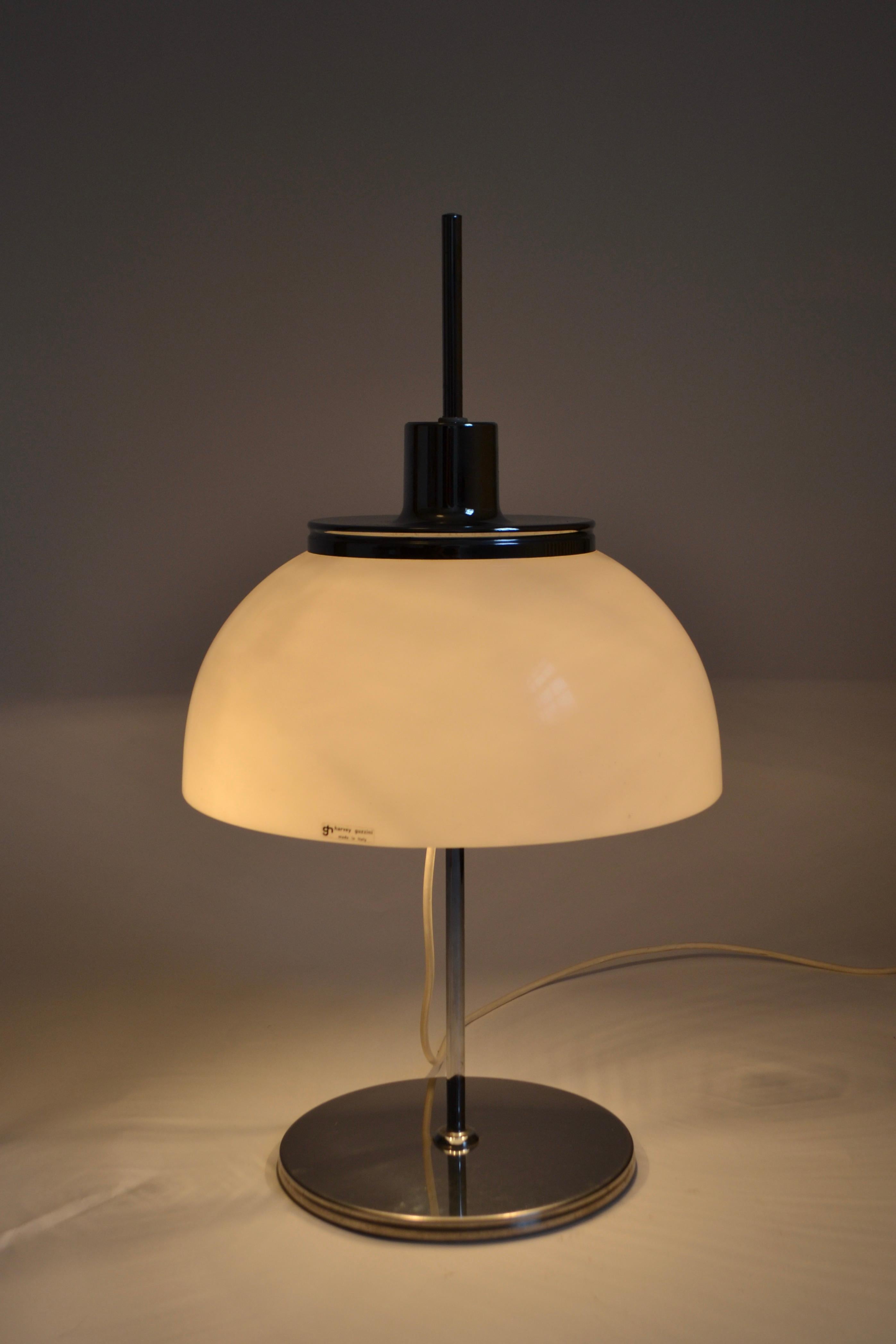 Faro Table Lamp by Harvey Guzzini, Italian, 1970s In Good Condition In London, GB