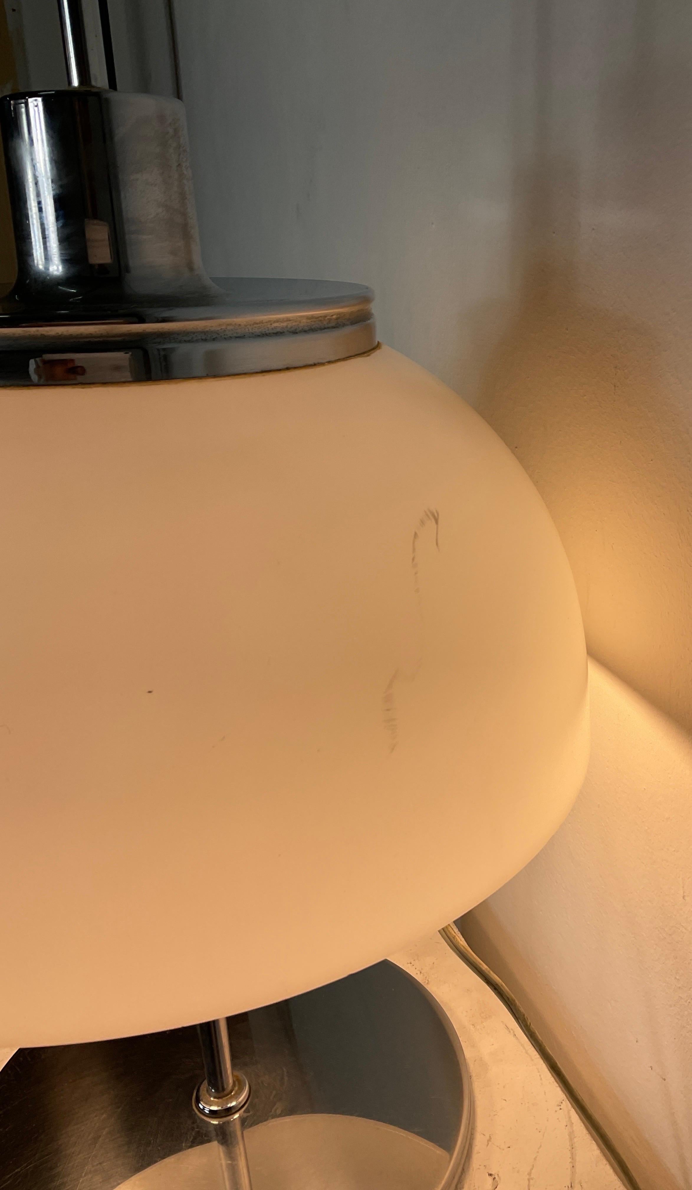 Harvey Guzzini lampe de table Faro 9