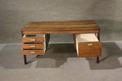 Bureau Design/One Farsø Stolefabrik