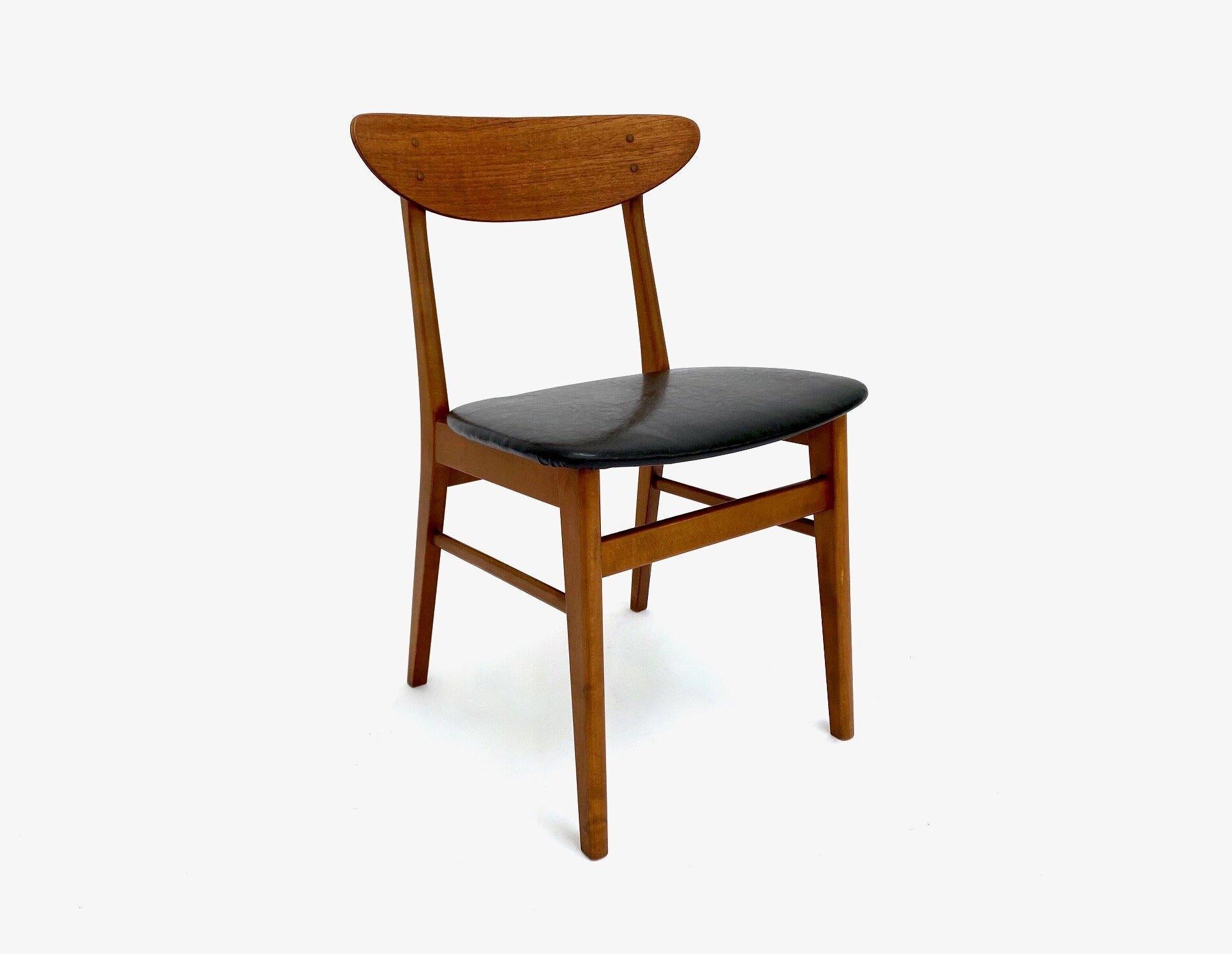 Mid-Century Modern Farstrup Set Of 6 Teak & Beech Black Vinyl Model 210 Dining Chairs