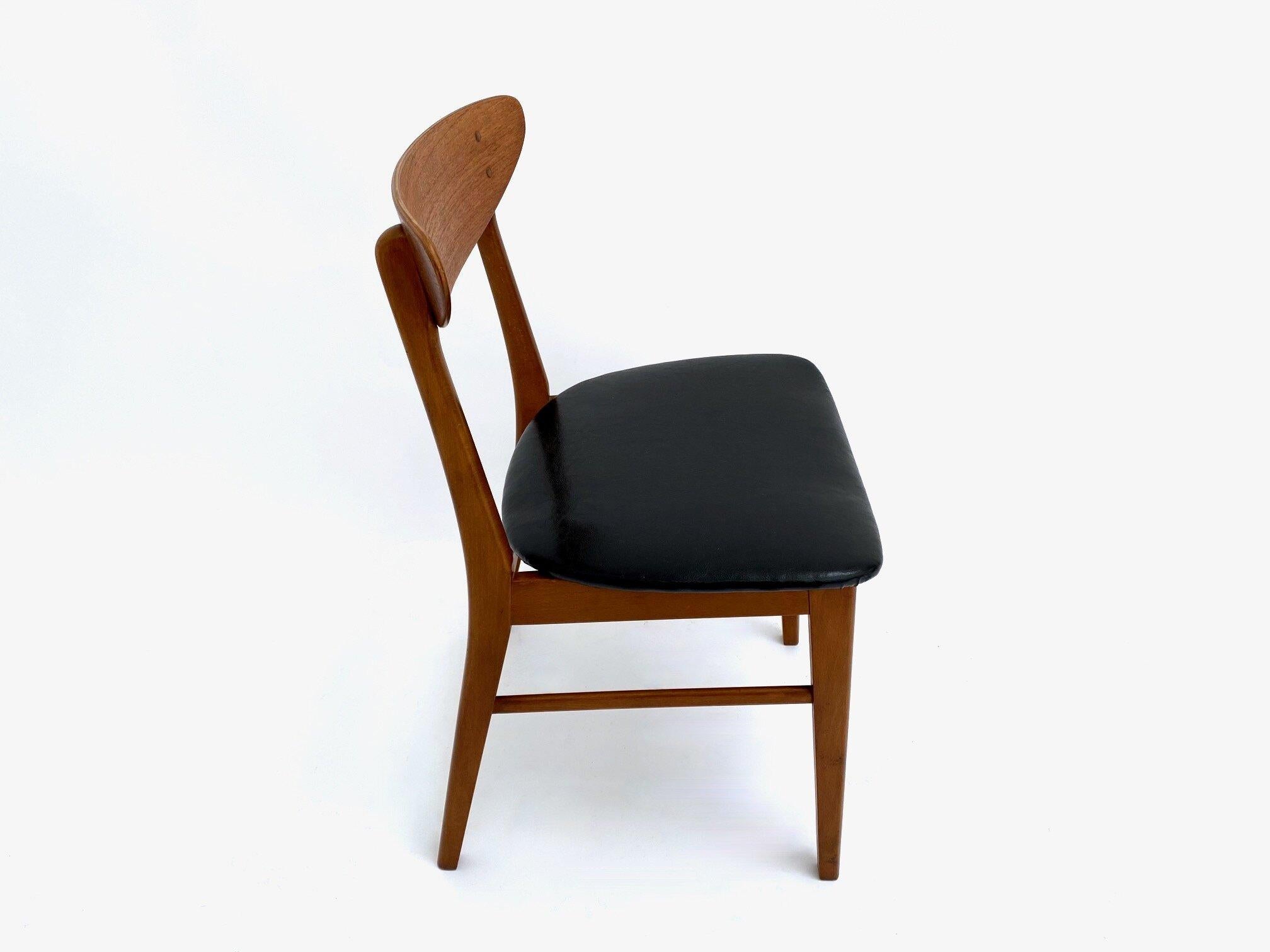 20th Century Farstrup Set Of 6 Teak & Beech Black Vinyl Model 210 Dining Chairs