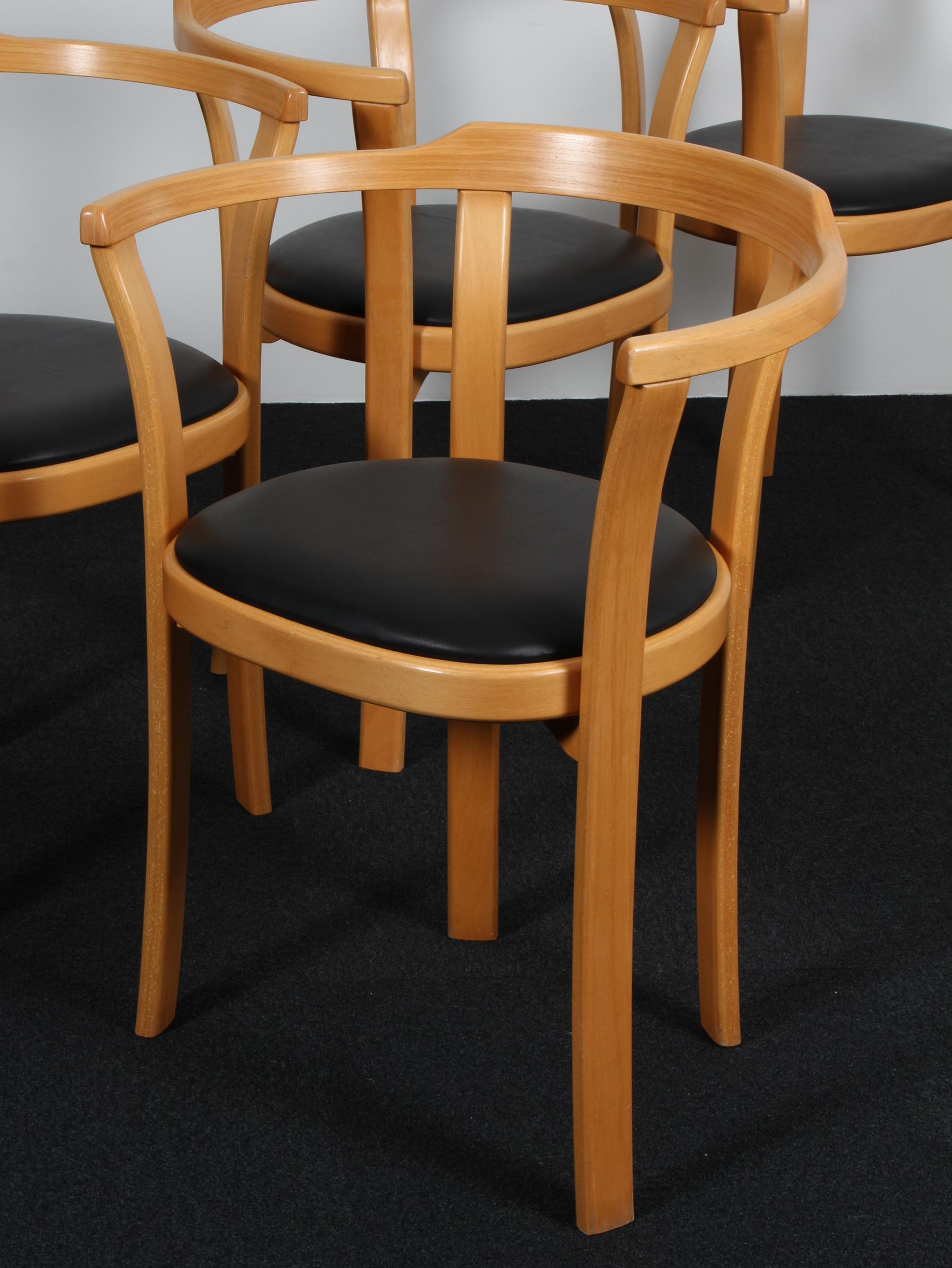 Farstrup Set aus vier Sesseln / Esszimmerstühlen in Buche und Leder (Dänisch) im Angebot