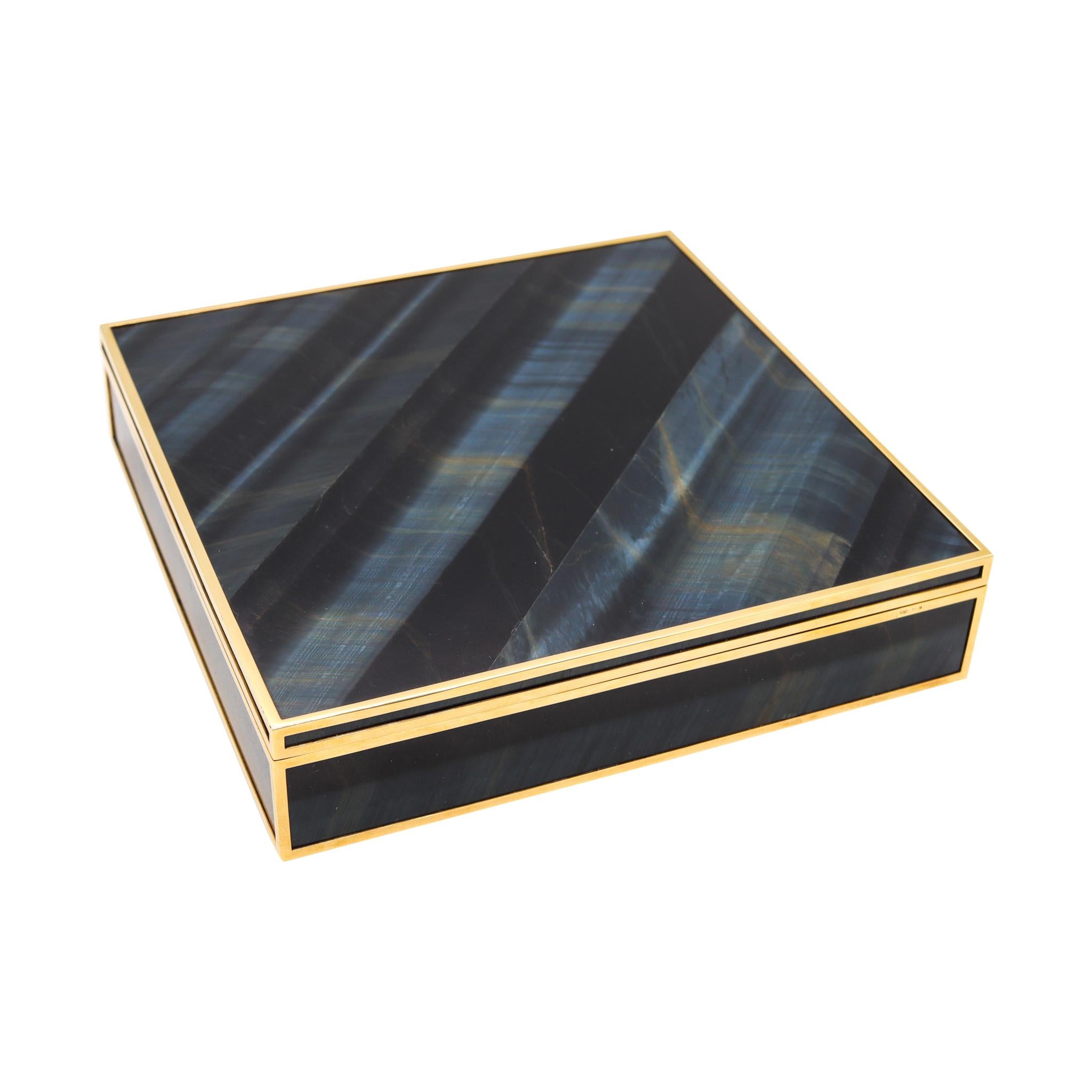 Exceptional desk box designed by Fasano.

A beautiful and one-of-a-kind piece, created in Torino Italy by the master esteemed jeweler, Genesio Fasano. This rare luxury desk box was carefully crafted in solid yellow gold of 18 karats and is