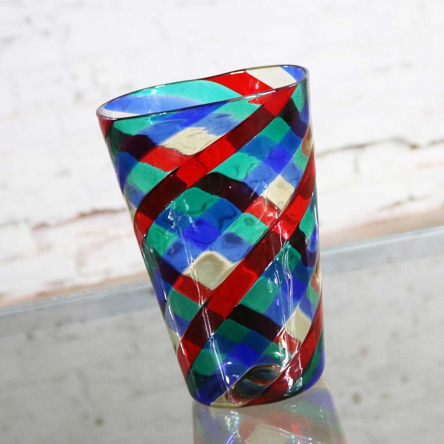Mid-Century moderno Fasce Ritorte Rosso Blu Verde Vaso in vetro di Murano Fulvio Bianconi Attribuito Venini in vendita
