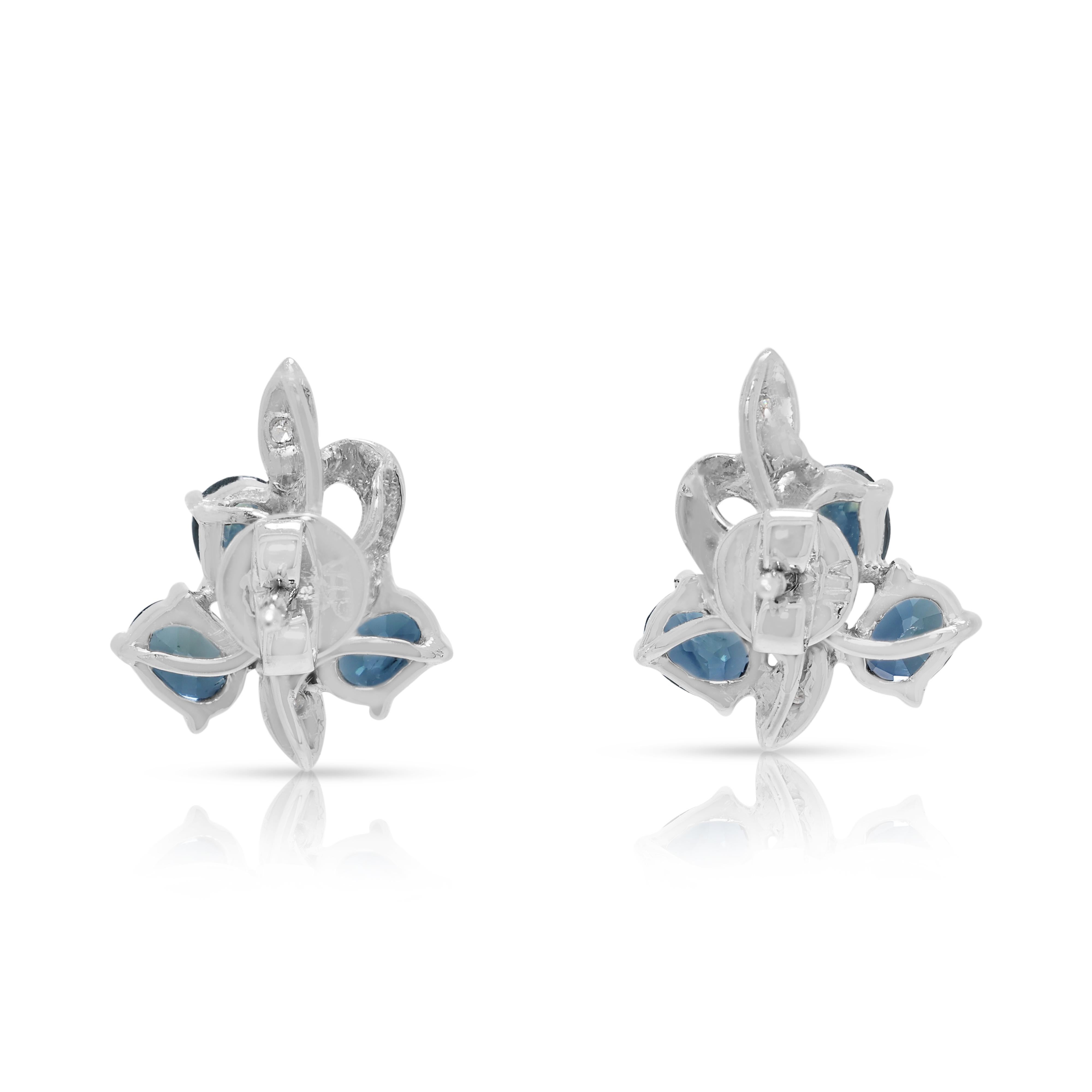 Affascinanti orecchini floreali con zaffiro e diamante da 0,62 carati in oro bianco 14K in vendita 2