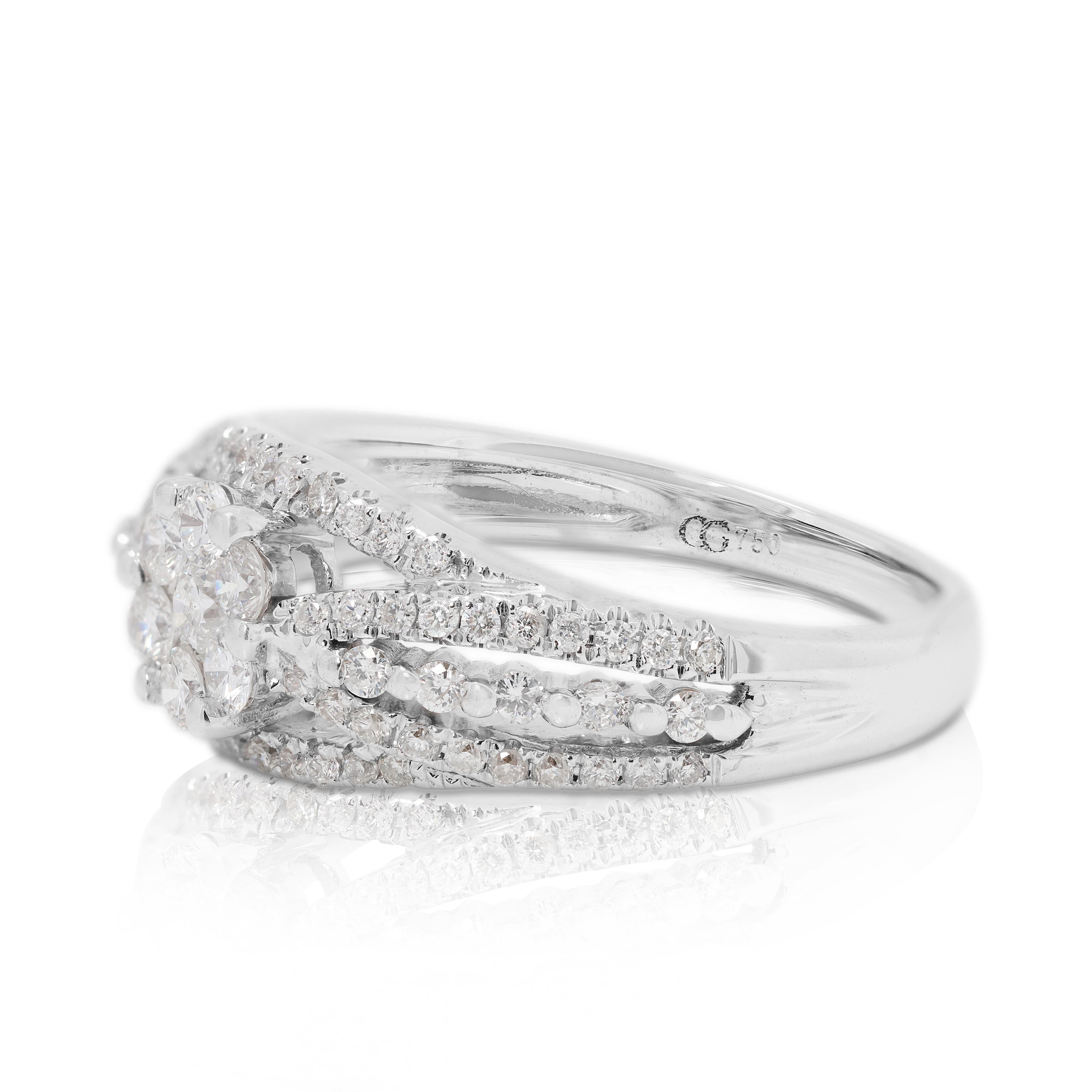 Taglio rotondo Affascinante anello con pavé di diamanti naturali da 0,6 carati in oro bianco 18 carati in vendita