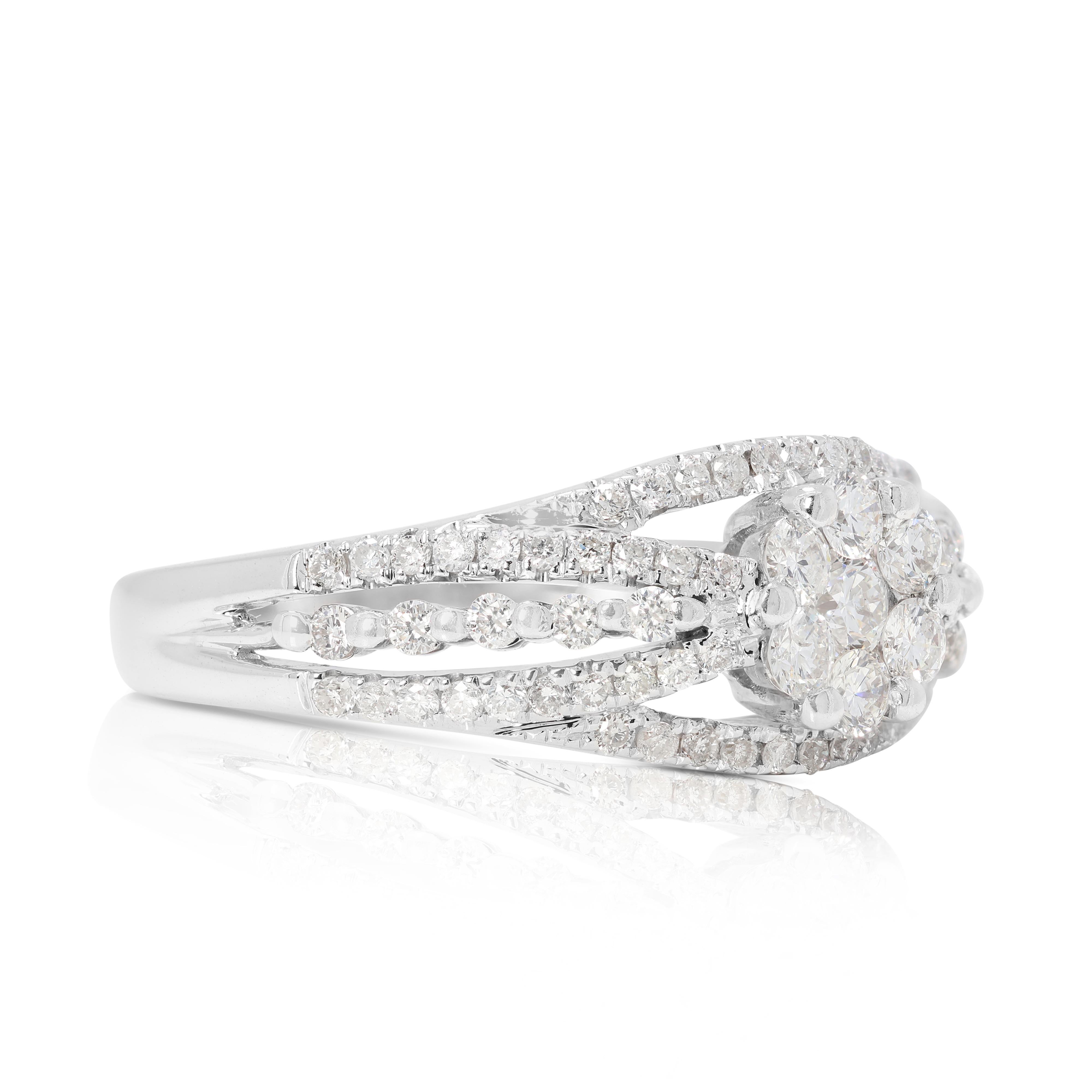 Affascinante anello con pavé di diamanti naturali da 0,6 carati in oro bianco 18 carati In condizioni ottime in vendita a רמת גן, IL
