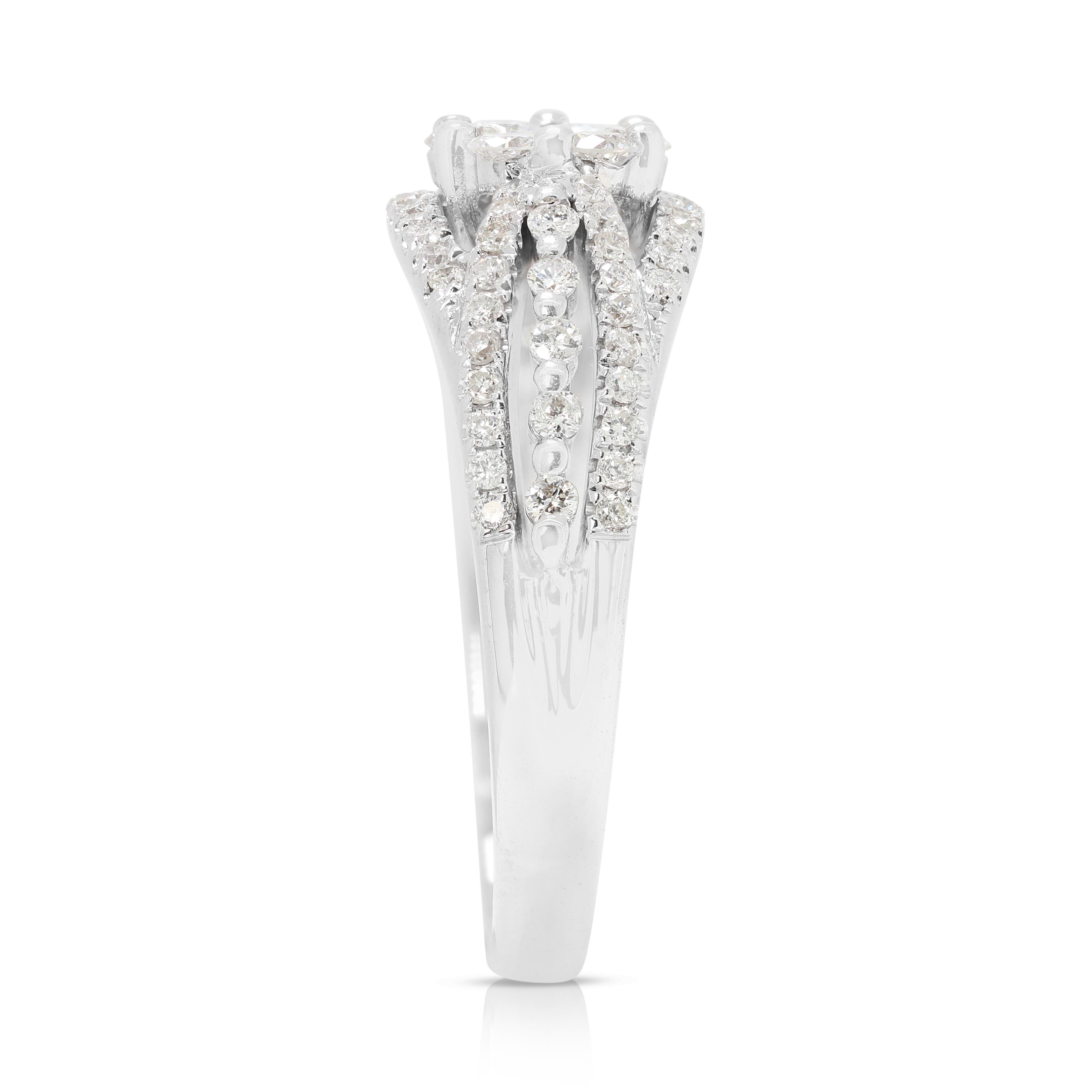 Donna Affascinante anello con pavé di diamanti naturali da 0,6 carati in oro bianco 18 carati in vendita