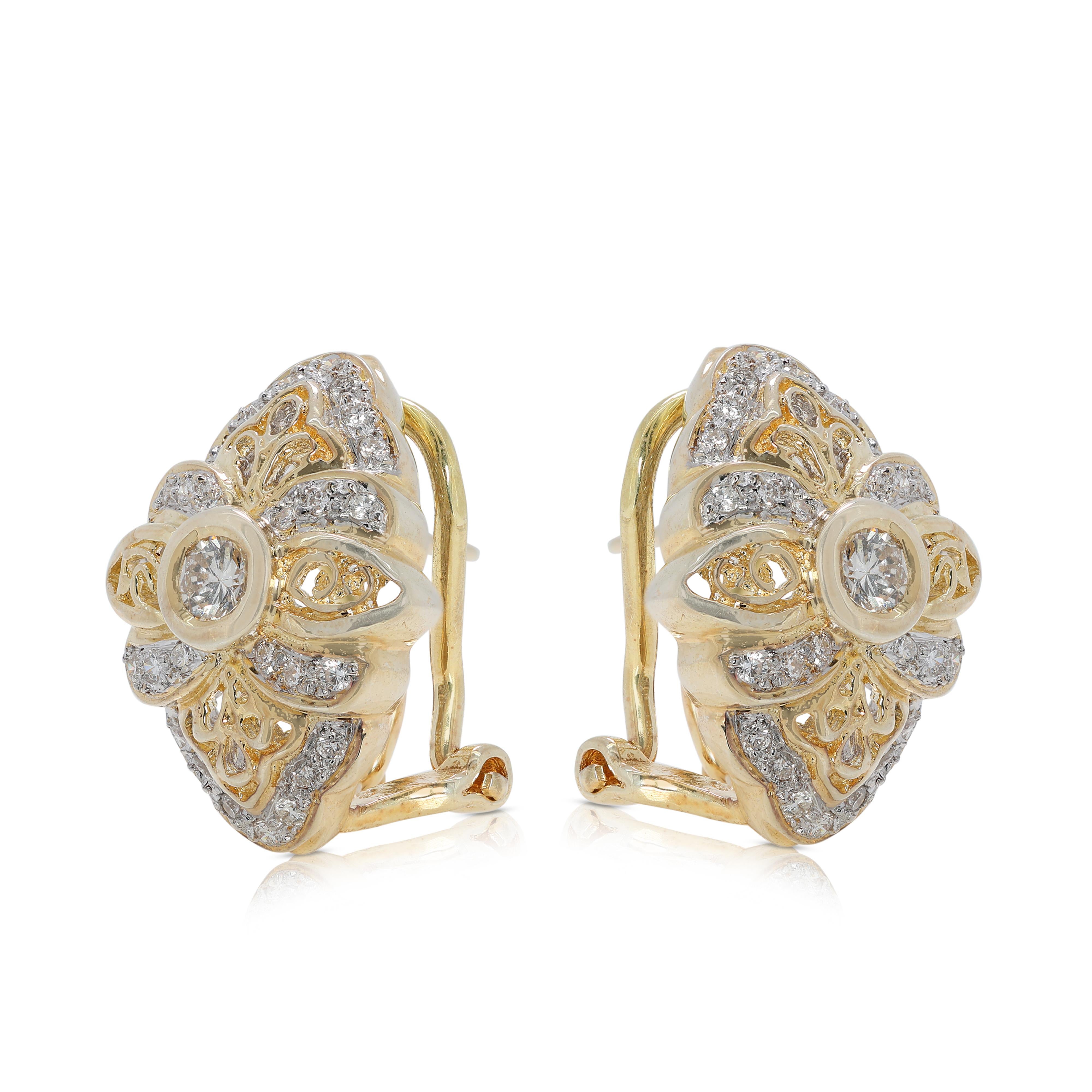 Boucles d'oreilles fascinantes en or jaune 18 carats et diamants naturels de 0,72 carat Excellent état - En vente à רמת גן, IL