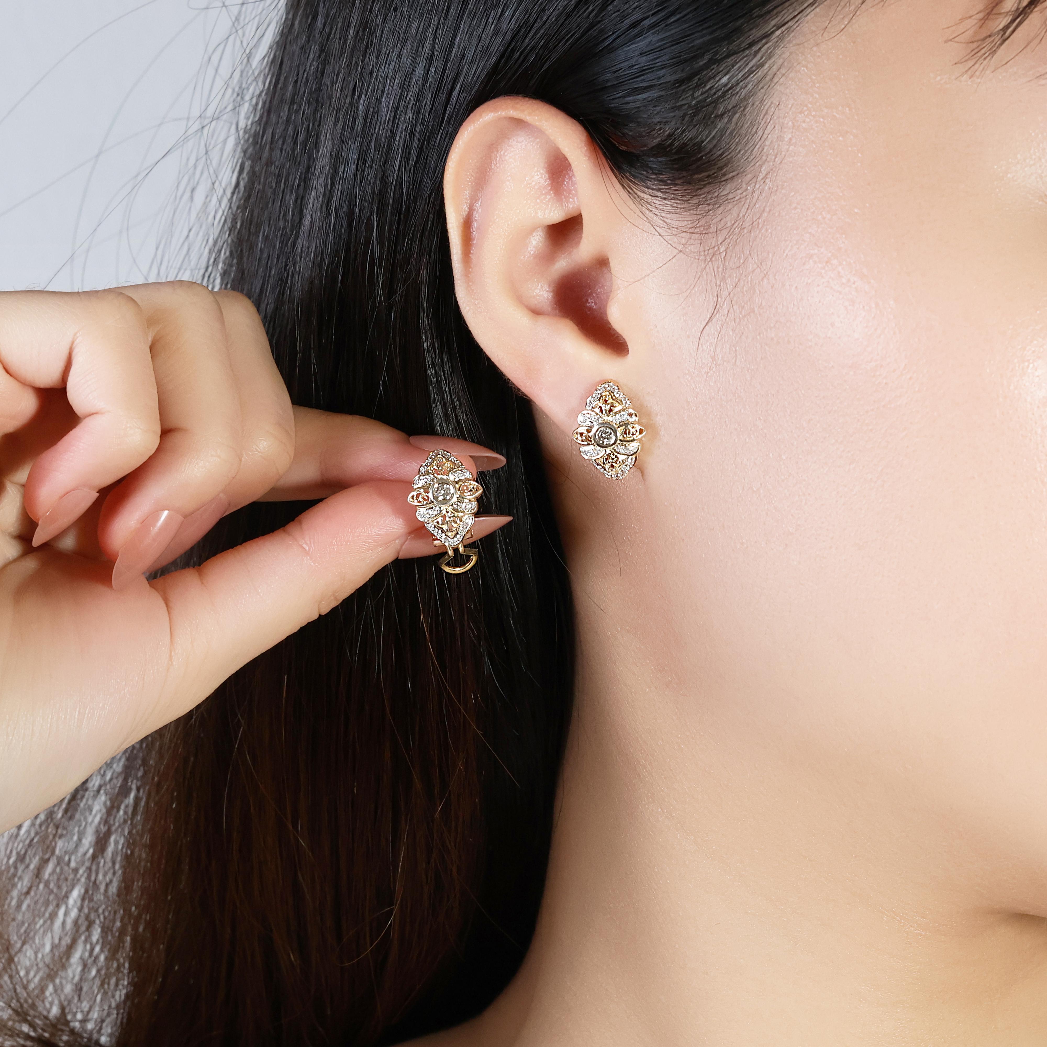 Boucles d'oreilles fascinantes en or jaune 18 carats et diamants naturels de 0,72 carat en vente 4