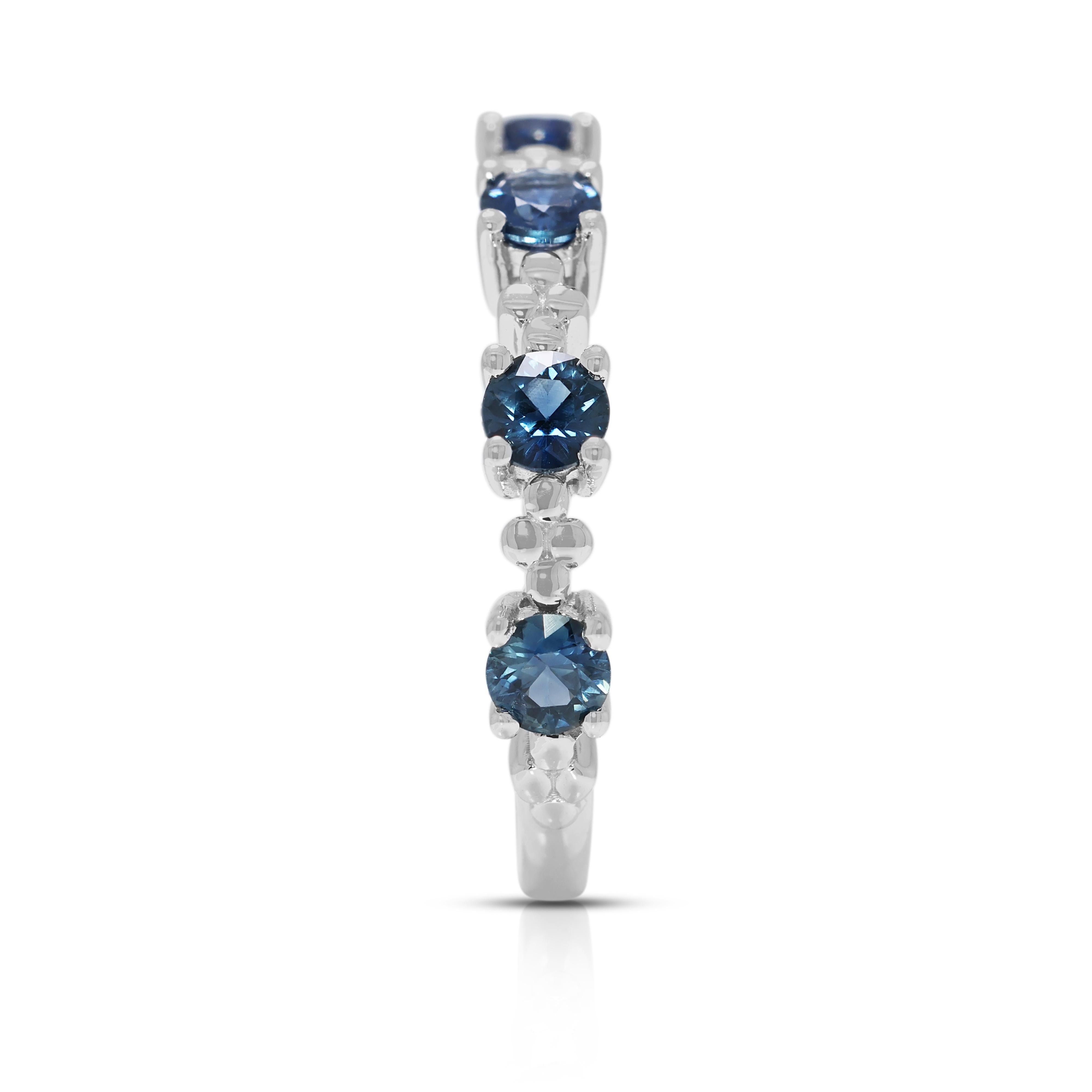Women's Fascinating 0.7ct Round Brilliant Sapphire Ring in 18K White Gold For Sale
