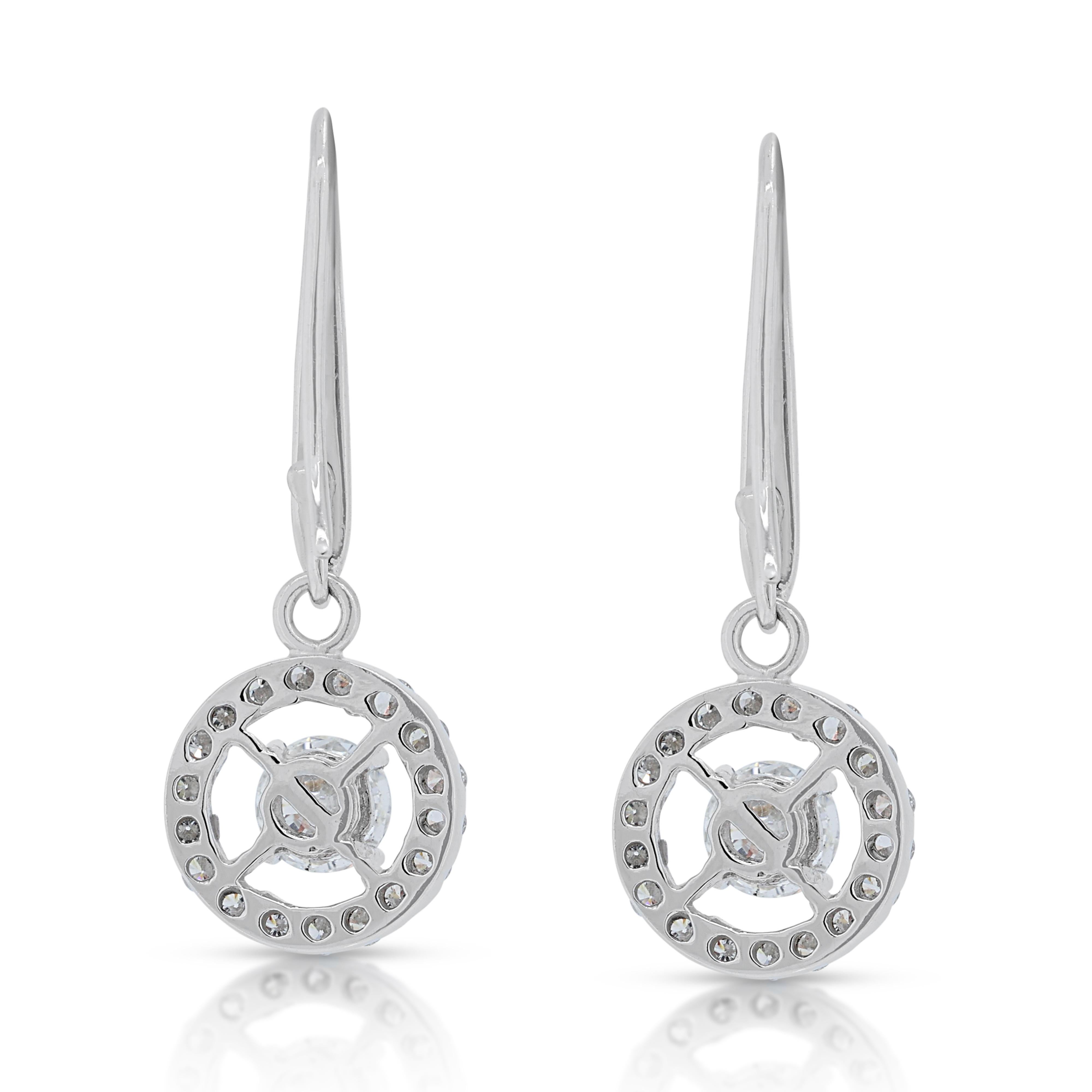 Fascinating 0.86ct Diamond Dangling Earrings in 18K White Gold  For Sale 1