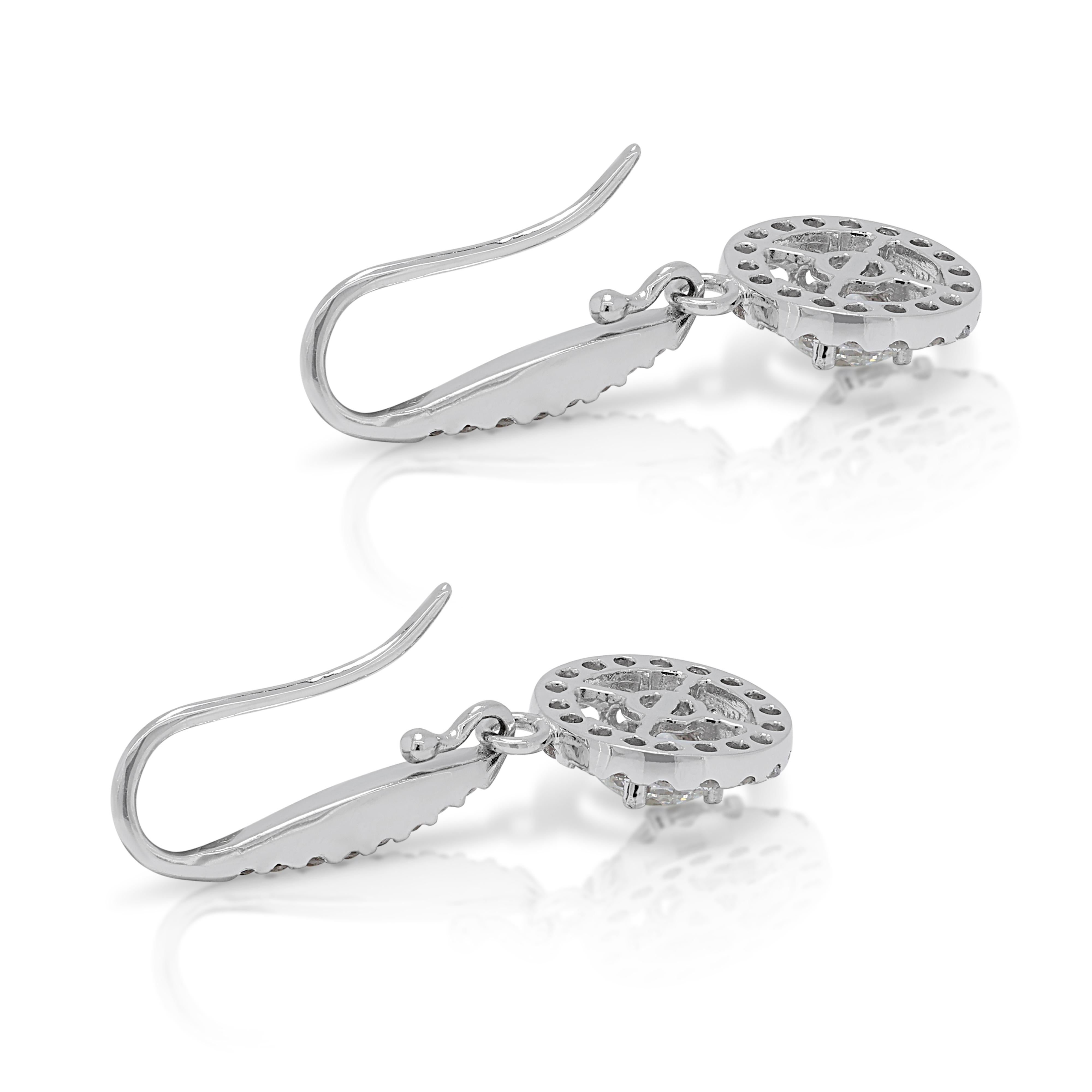 Fascinating 0.86ct Diamond Dangling Earrings in 18K White Gold  For Sale 3