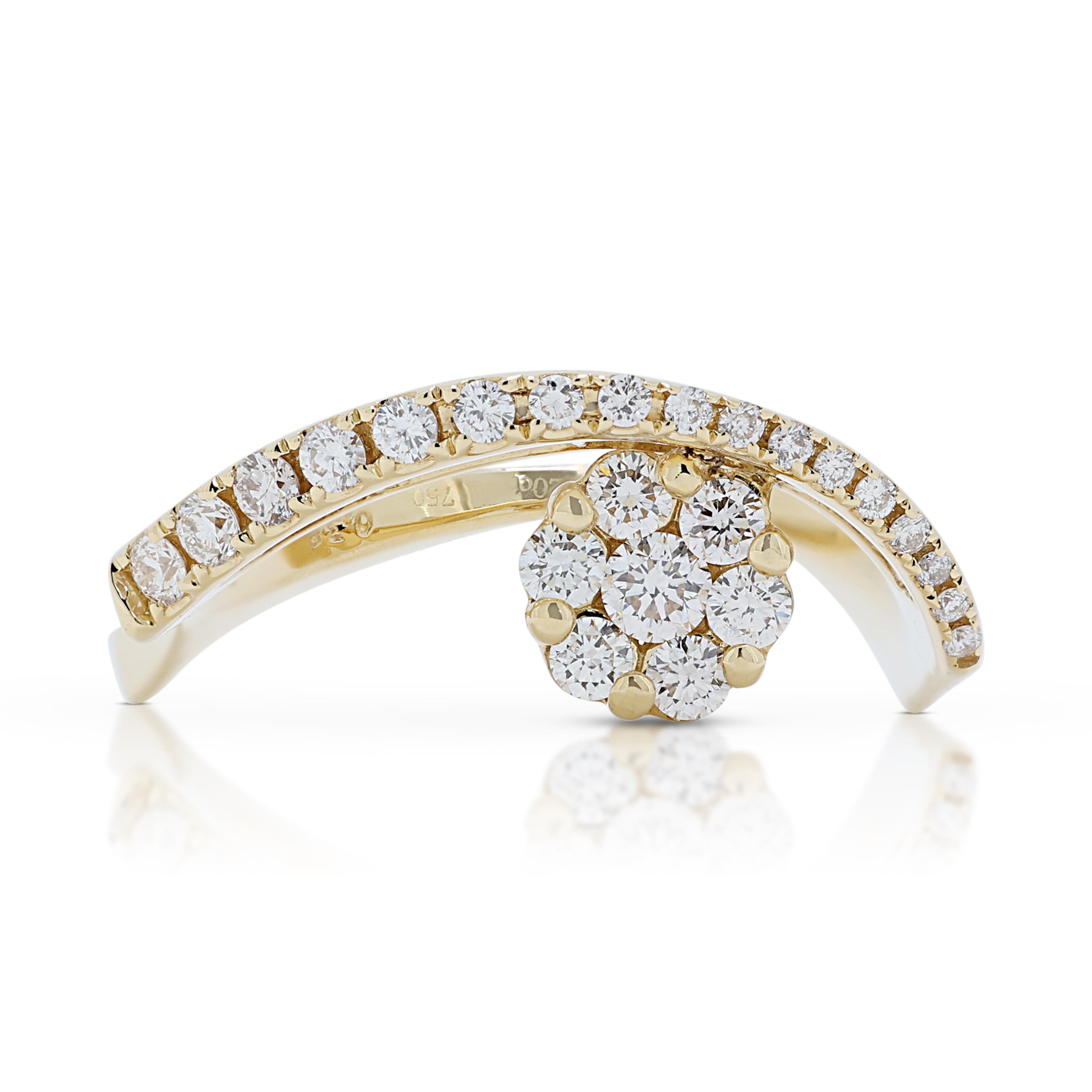Fascinating 0.86ct Diamonds Ring in 18K Yellow Gold  In New Condition For Sale In רמת גן, IL