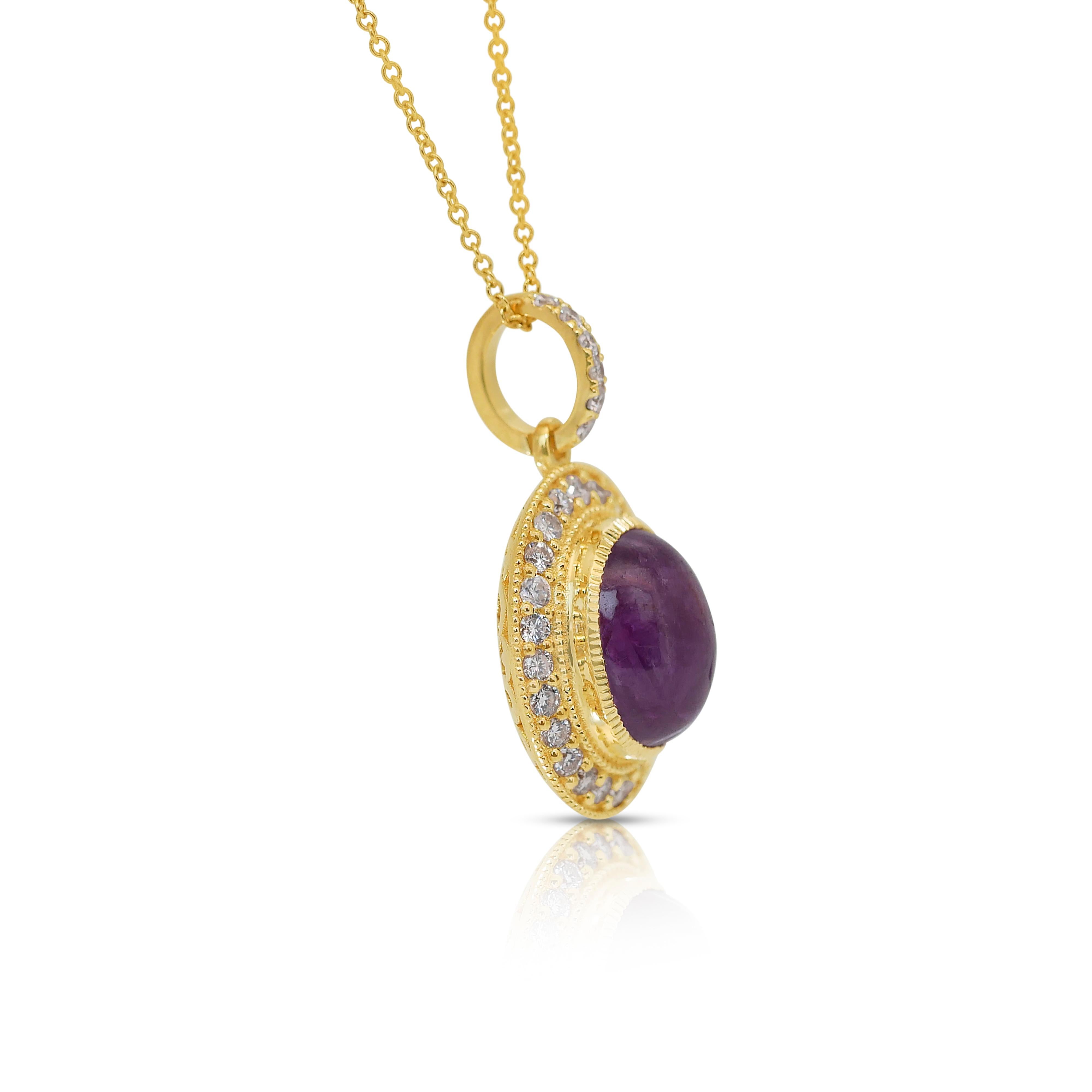 Taille ovale Fascinant collier avec pendentif en or jaune 18 carats, rubis et diamants 11,14 carats en vente