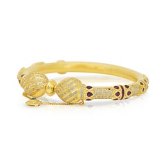 Fascinating 14.26ct Emerald, Rubies, and Diamonds Arm Bracelet