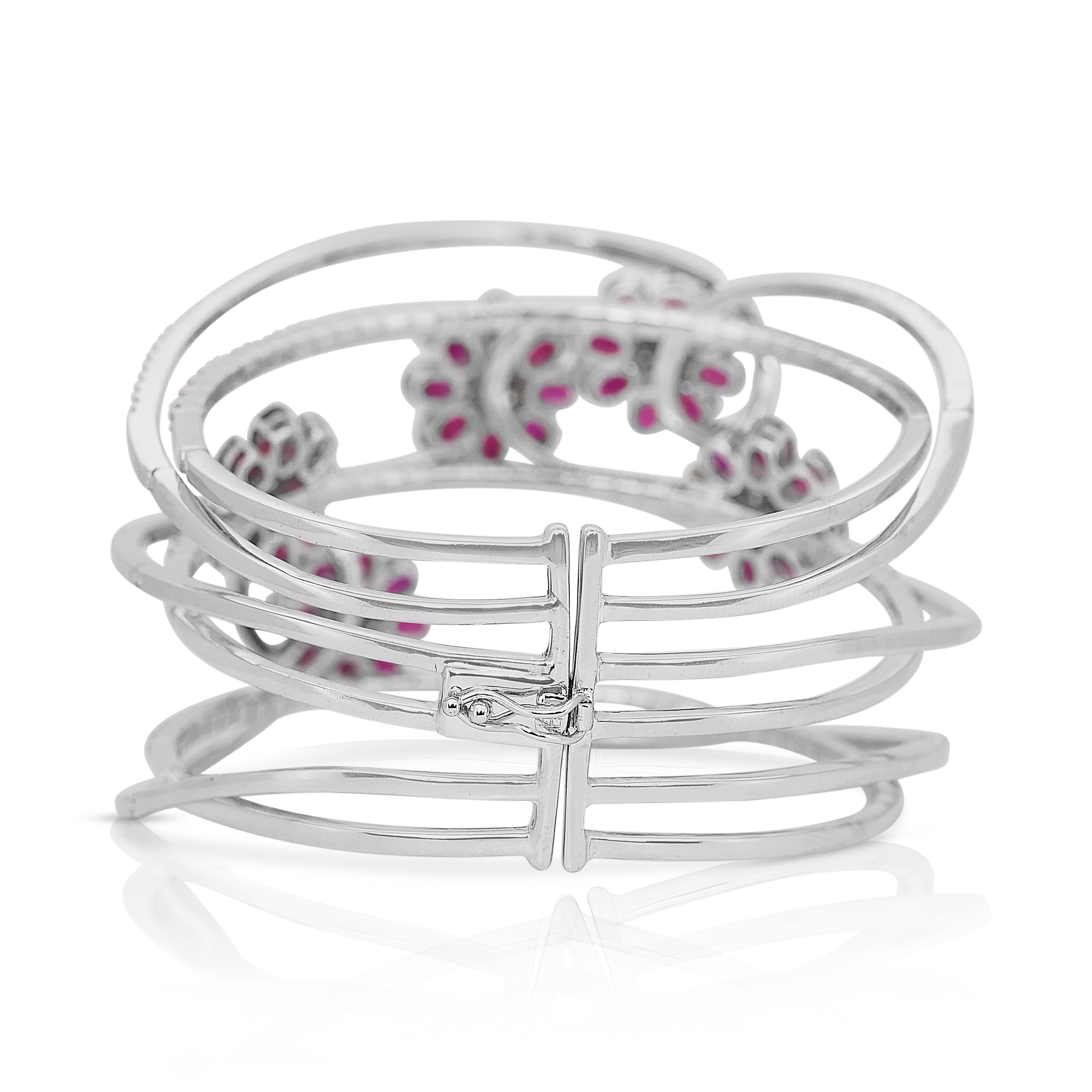 Bracelet fascinant en or blanc 18 carats avec rubis et diamants de 14,60 carats en vente 1