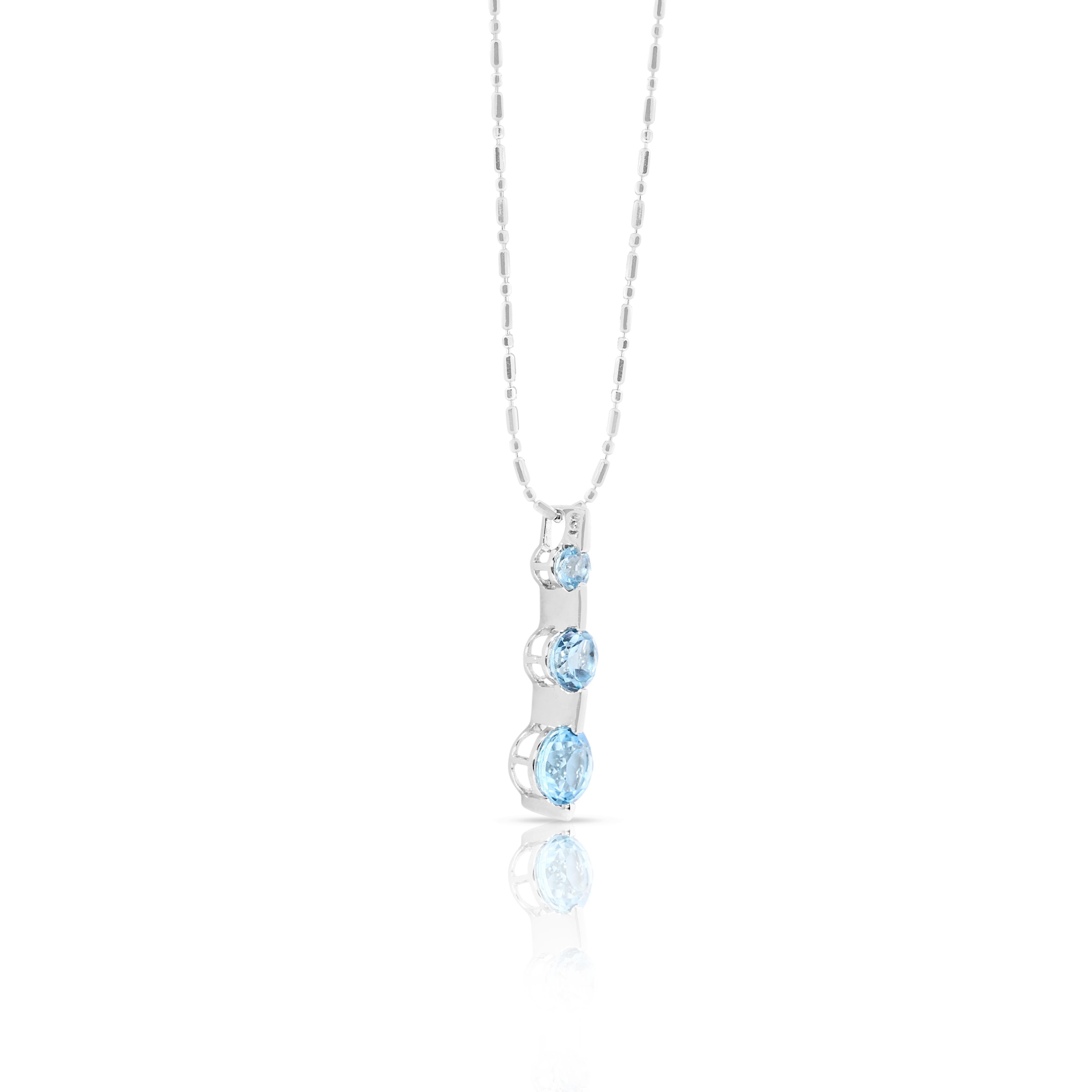Fascinating 1.6ct Light Blue Topaz Necklace in 18K White Gold In Excellent Condition For Sale In רמת גן, IL