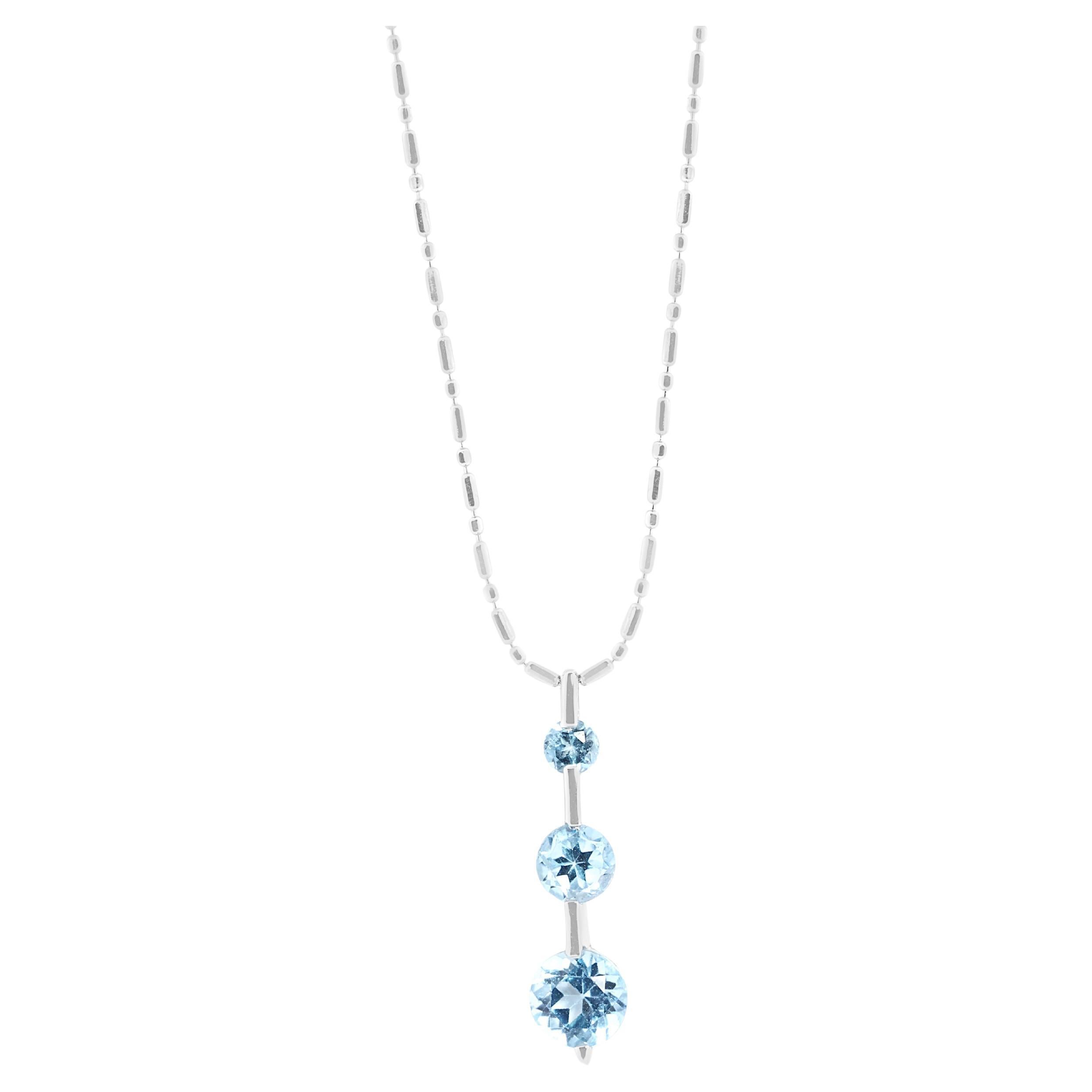 Fascinating 1.6ct Light Blue Topaz Necklace in 18K White Gold