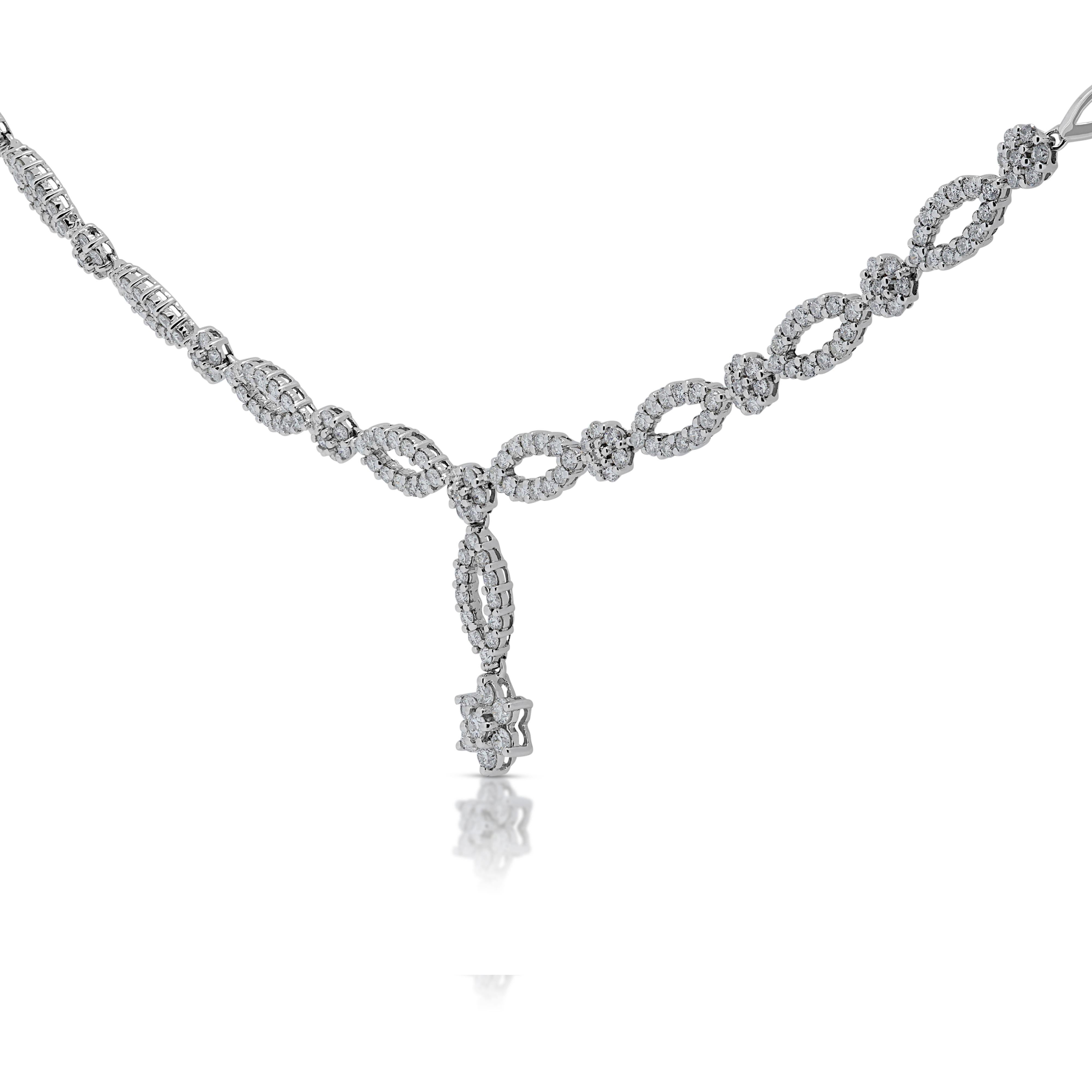 Round Cut Fascinating 1.815ct Diamonds Necklace in 18K White Gold For Sale