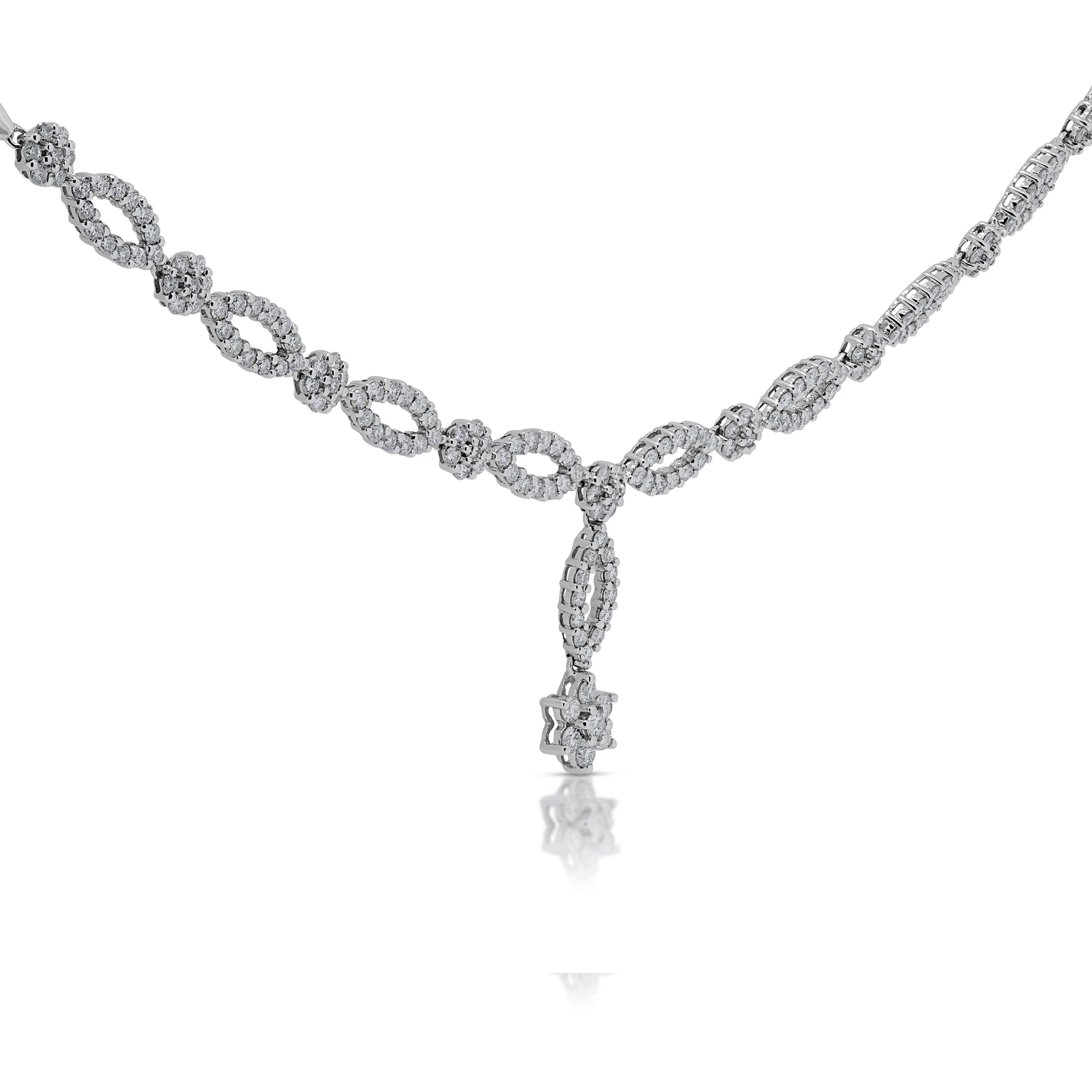 Fascinating 1.815ct Diamonds Necklace in 18K White Gold In Excellent Condition For Sale In רמת גן, IL