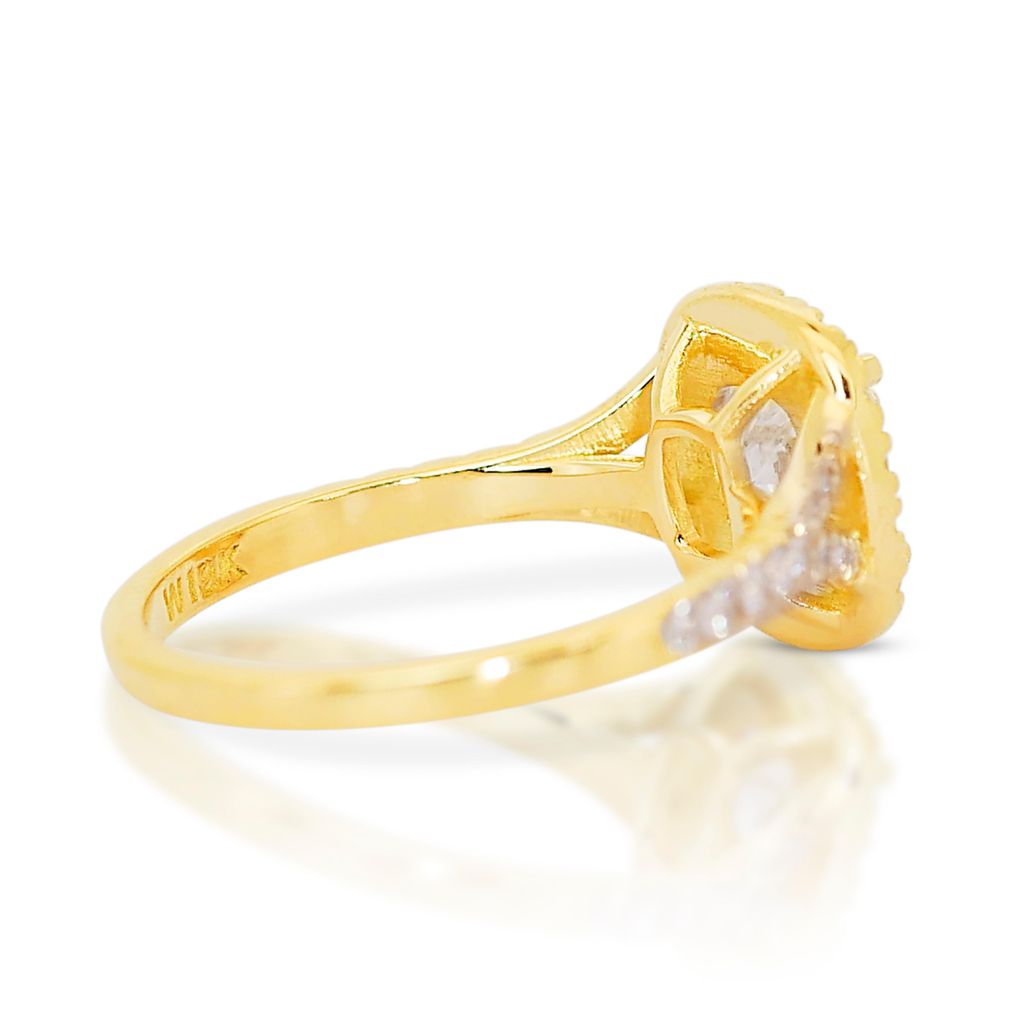Fascinating 2.02ct Diamonds Halo Ring in 18k Yellow Gold - IGI Certified In New Condition In רמת גן, IL