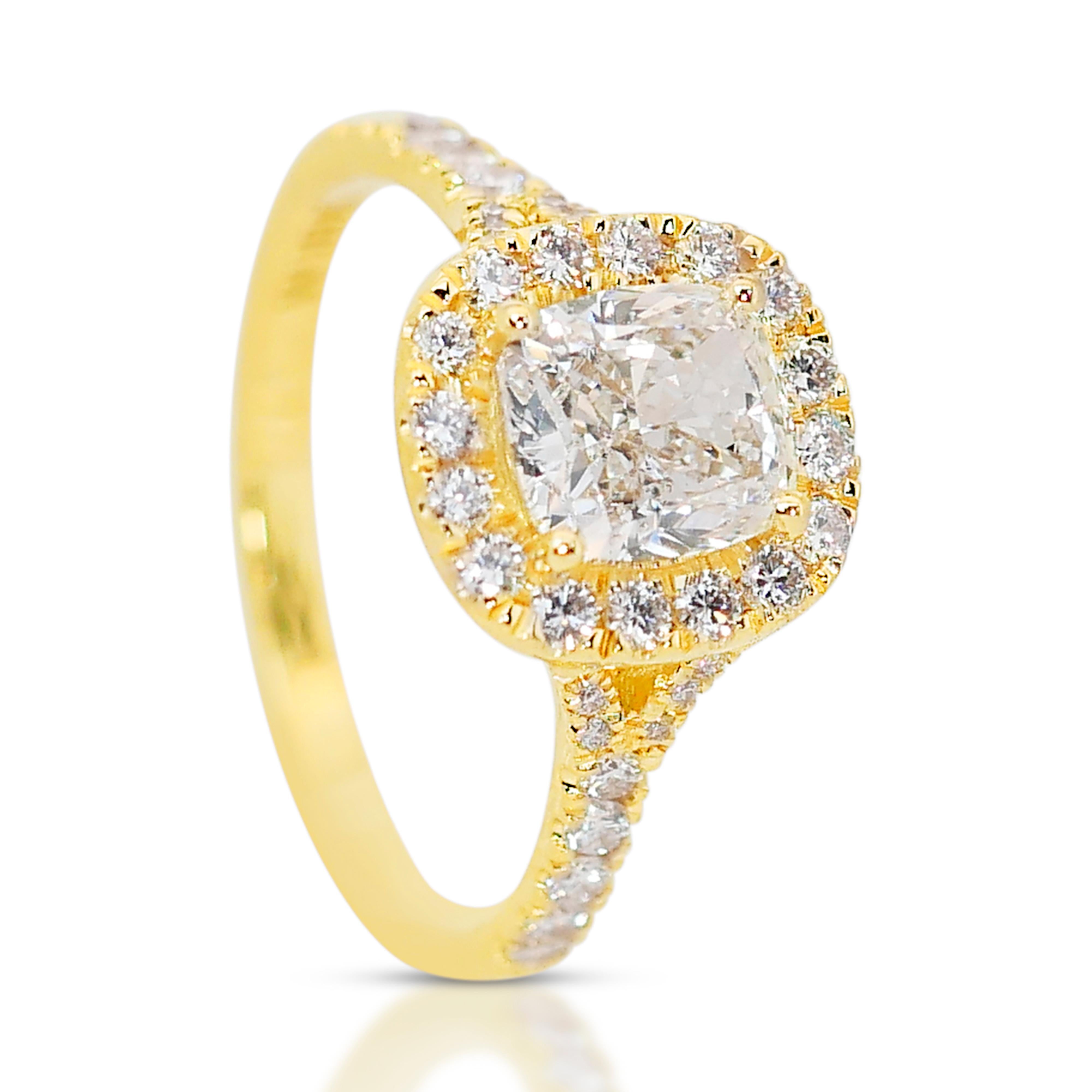 Fascinating 2.02ct Diamonds Halo Ring in 18k Yellow Gold - IGI Certified 1