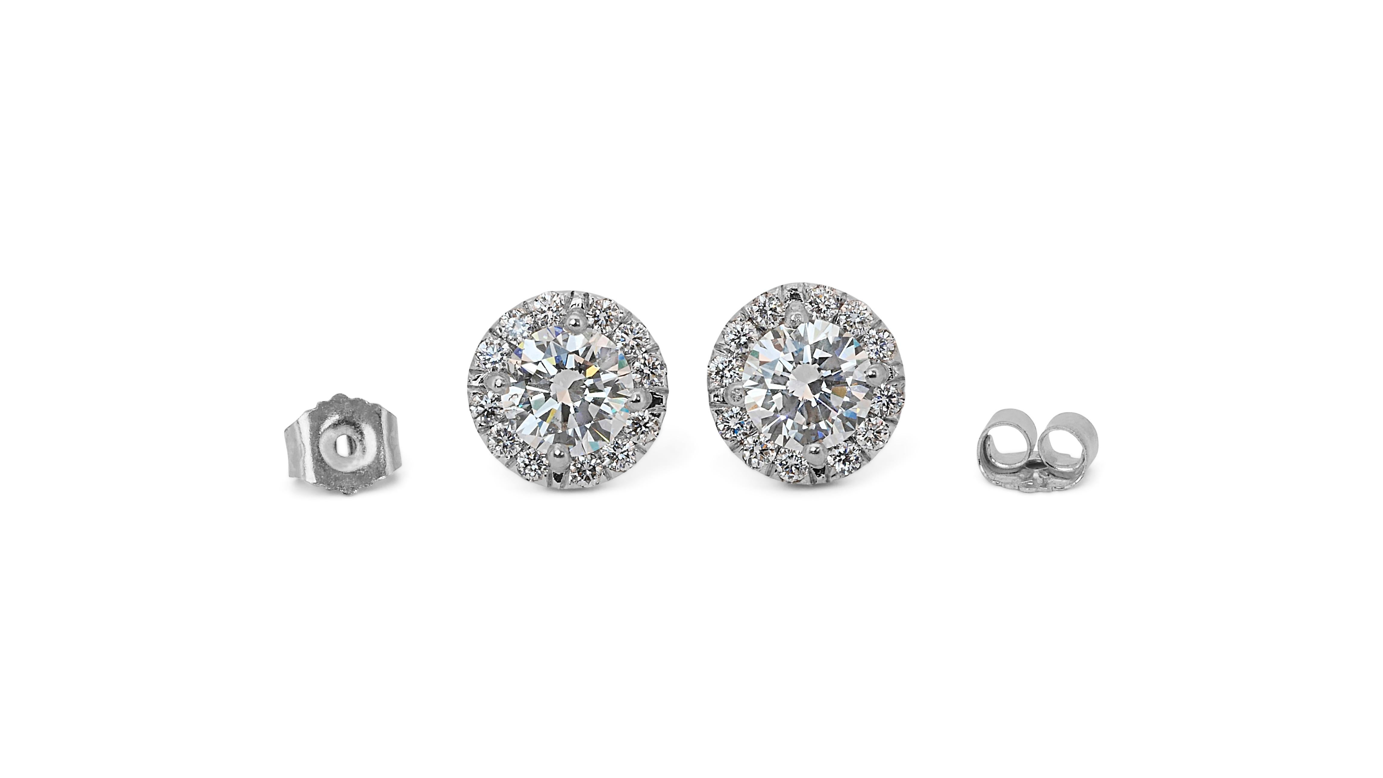 Faszinierende 2,55 Karat Diamant-Halo-Ohrringe aus 18 Karat Weißgold - GIA-zertifiziert im Angebot 4