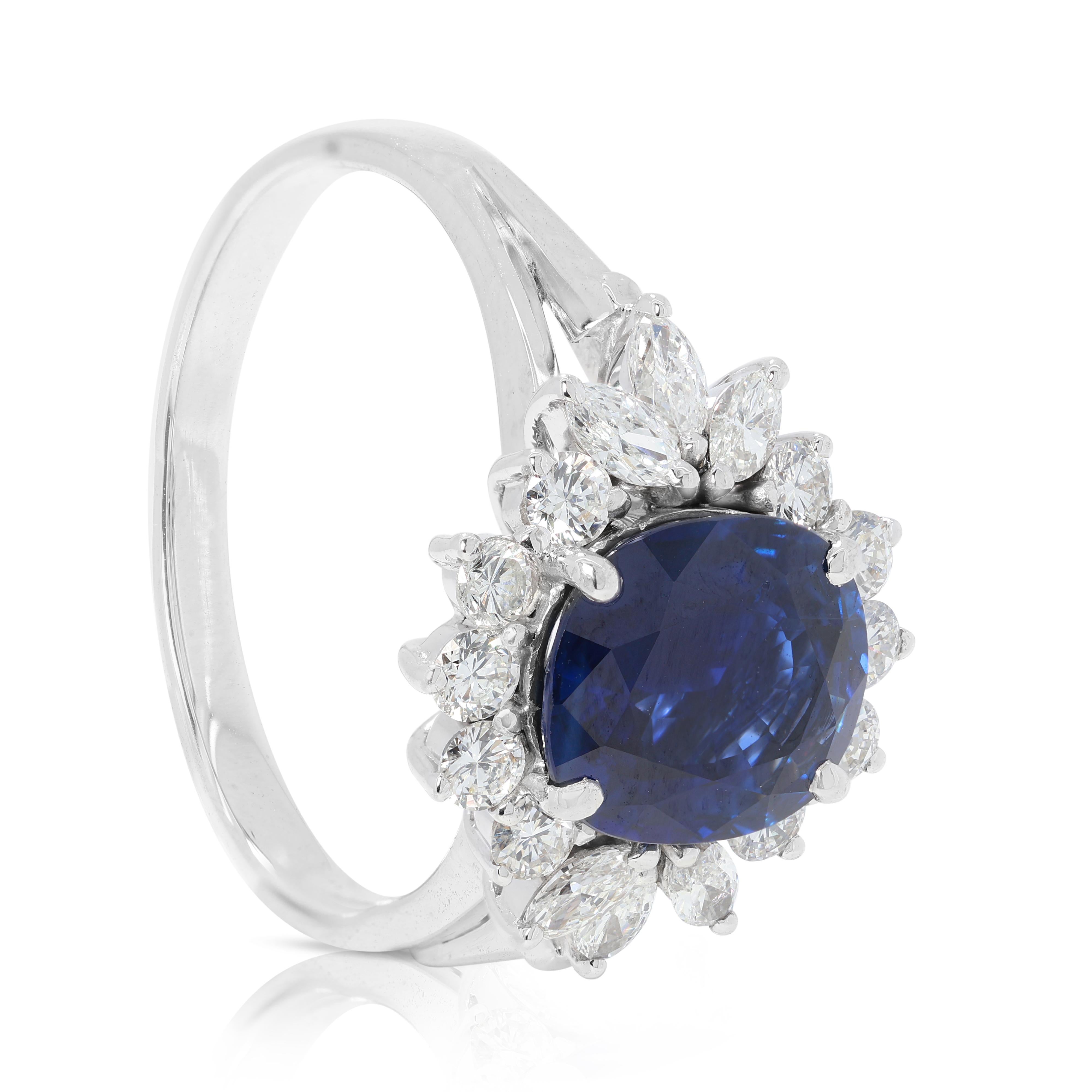 Faszinierender 2,58ct Saphir & natürliche Diamanten Cluster Ring in 18K Weißgold im Angebot 1