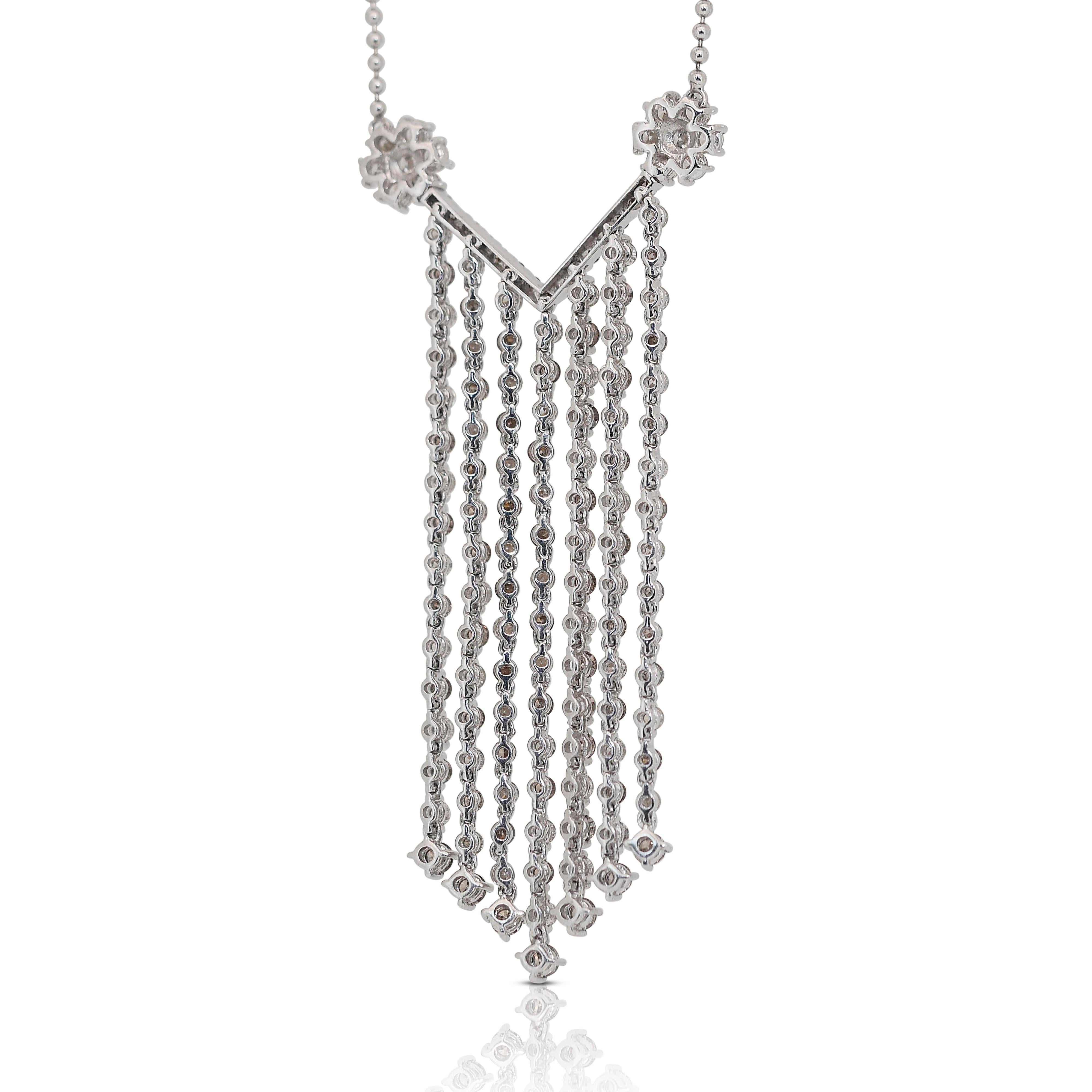Fascinant collier pendentif en or blanc 18 carats avec diamants de 2,7 carats en vente 2