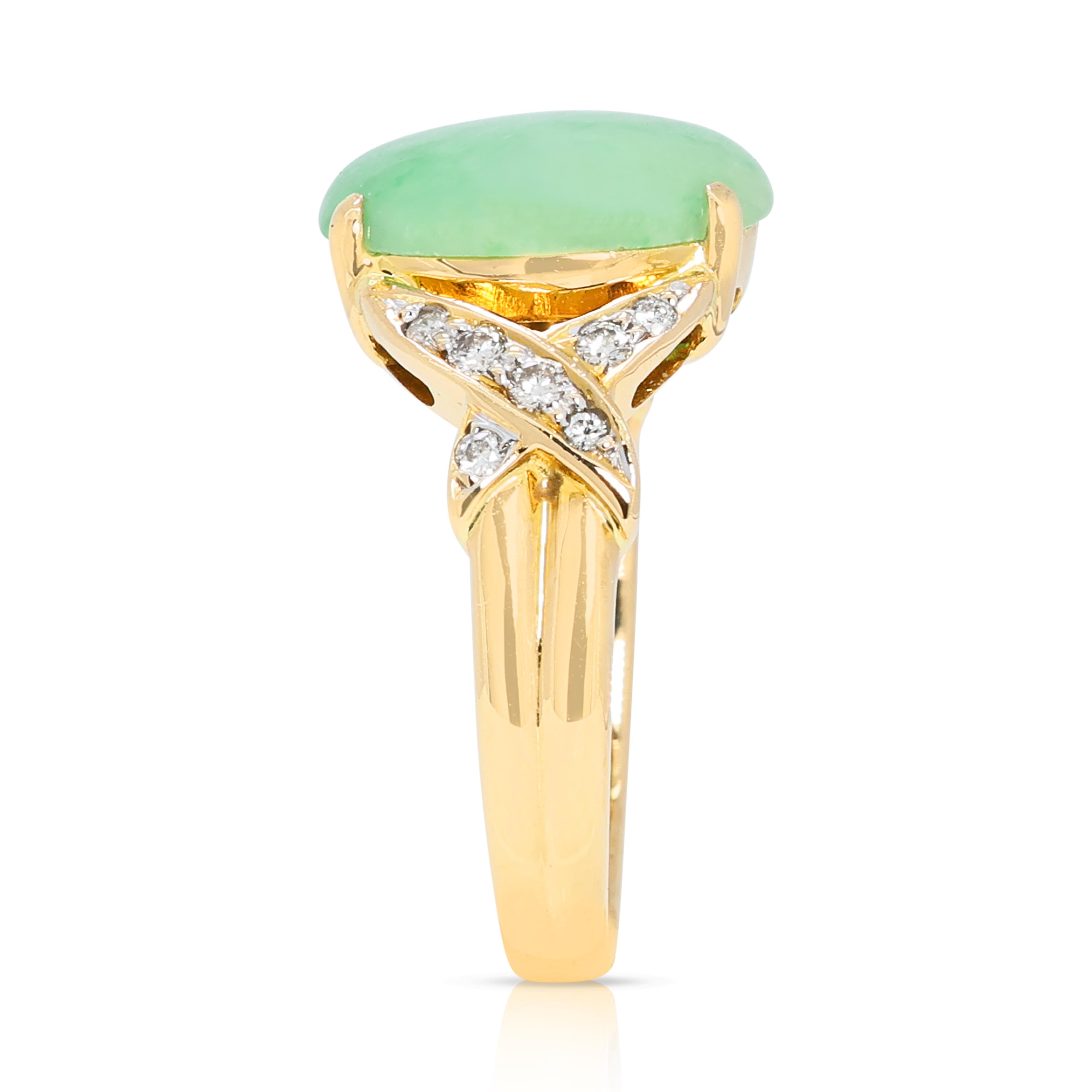 Fascinante bague grappe de diamants et de jade de 2,7 carats en or jaune 20 carats Neuf - En vente à רמת גן, IL
