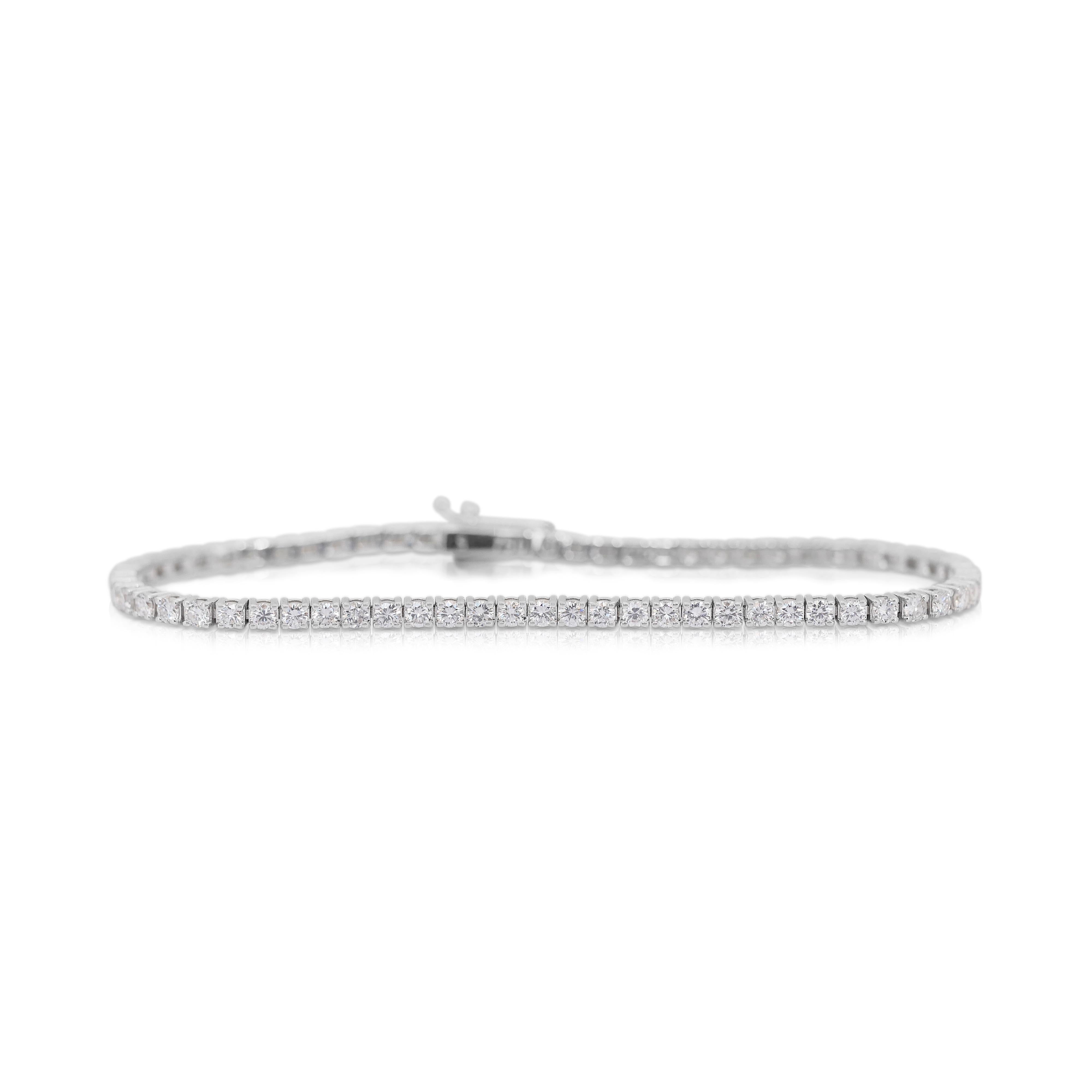 Round Cut Fascinating 3.86ct Diamonds Tennis Bracelet in 18k White Gold - IGI Certified