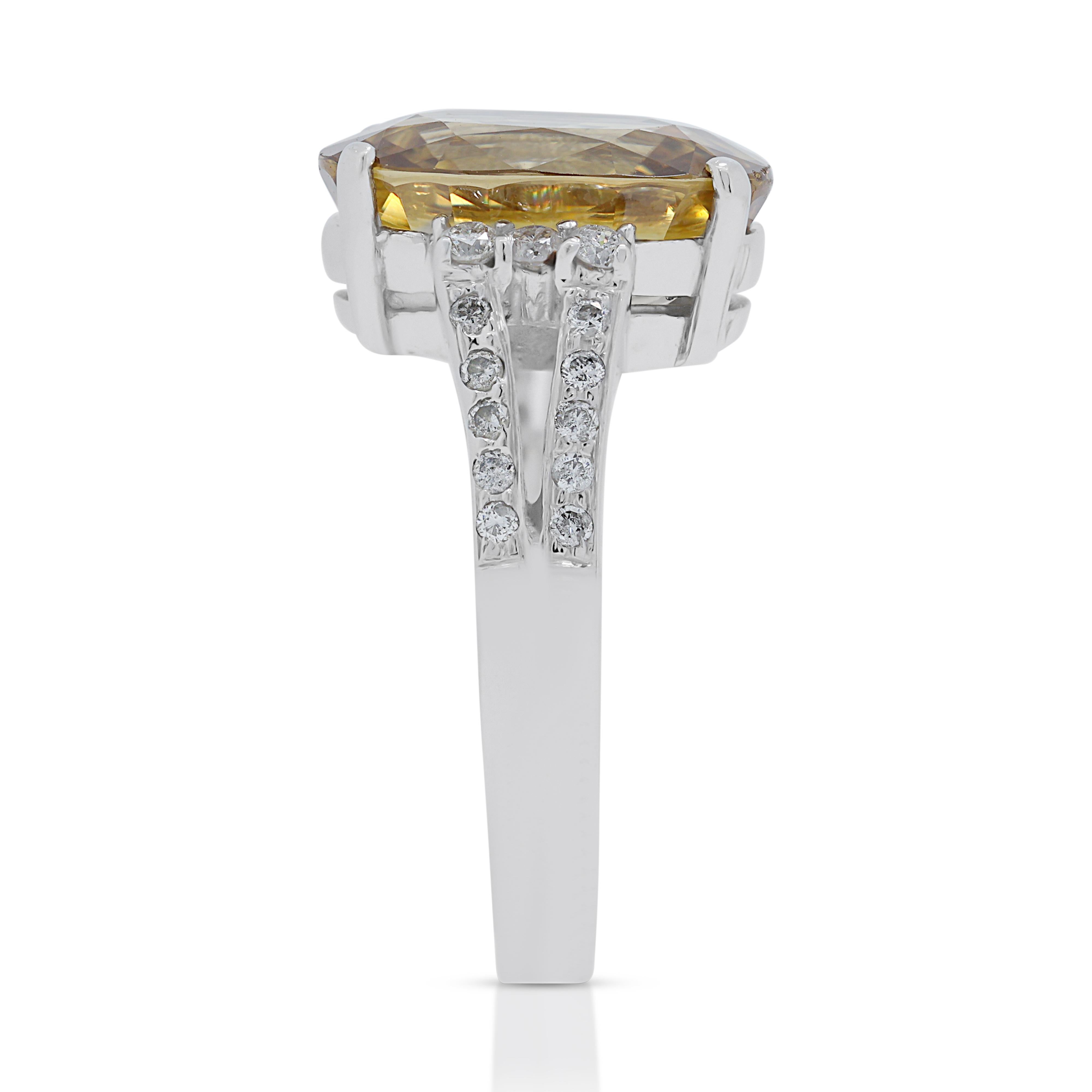 Fascinating 4.20ct Citrine Pave Ring in 18K White Gold  For Sale 1