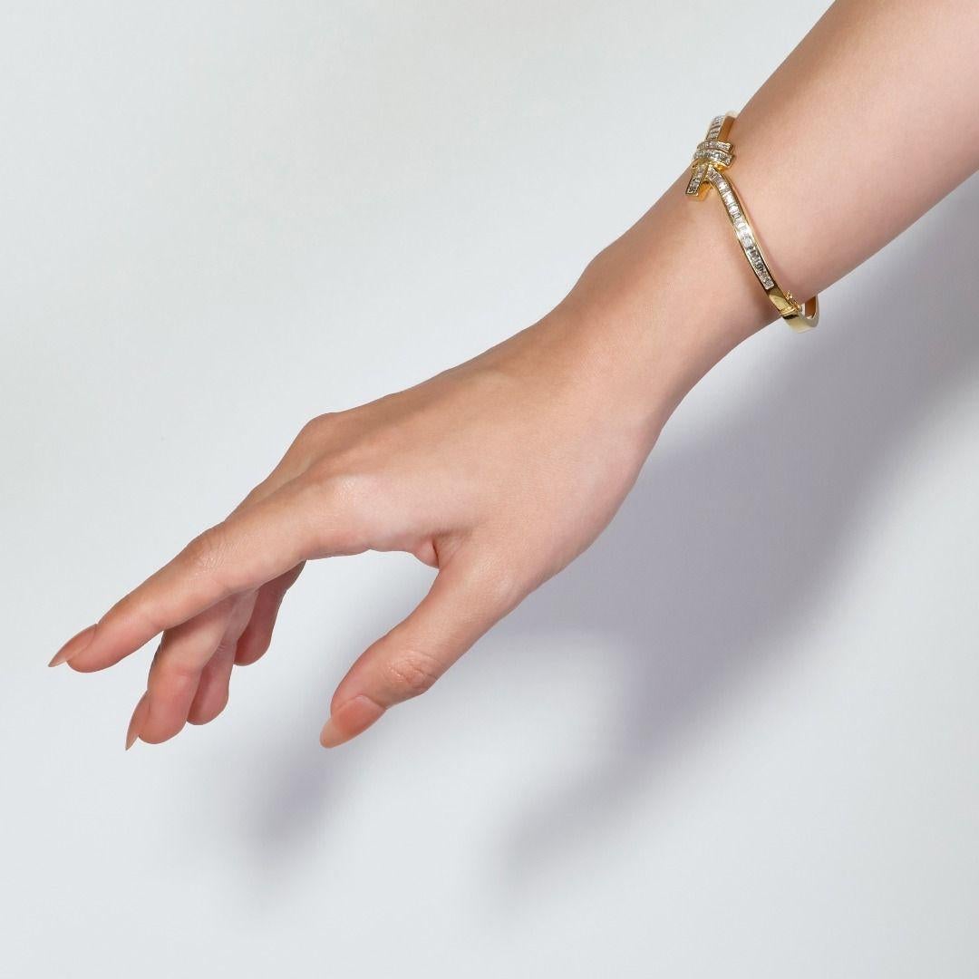 Faszinierendes Armband mit Verschluss aus 18 Karat Gelbgold mit 6,15 Karat Diamanten im Angebot 3