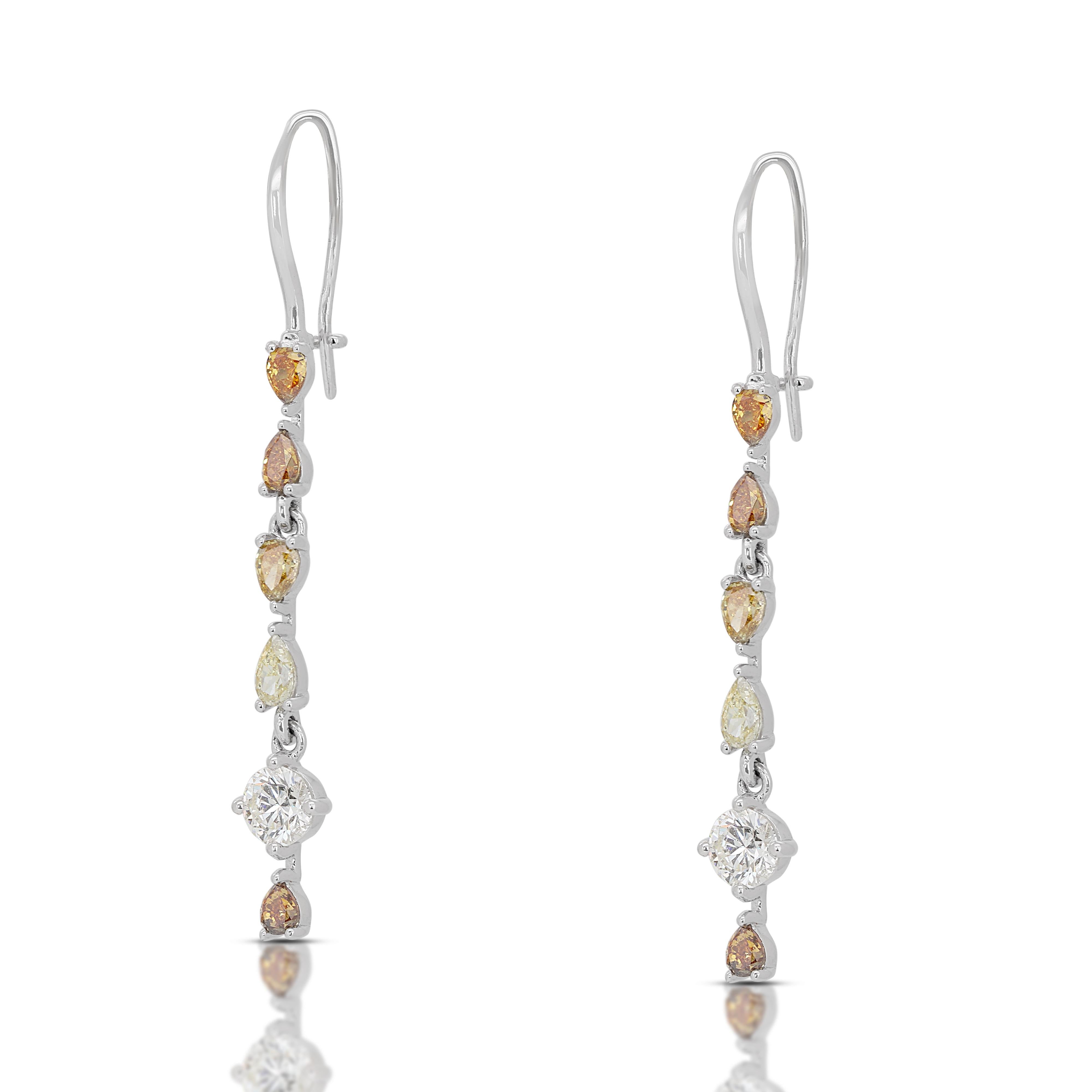 Taille ronde Boucles d'oreilles en goutte avec diamants de couleur fantaisie (2,62 ct) certifiés IGI  en vente