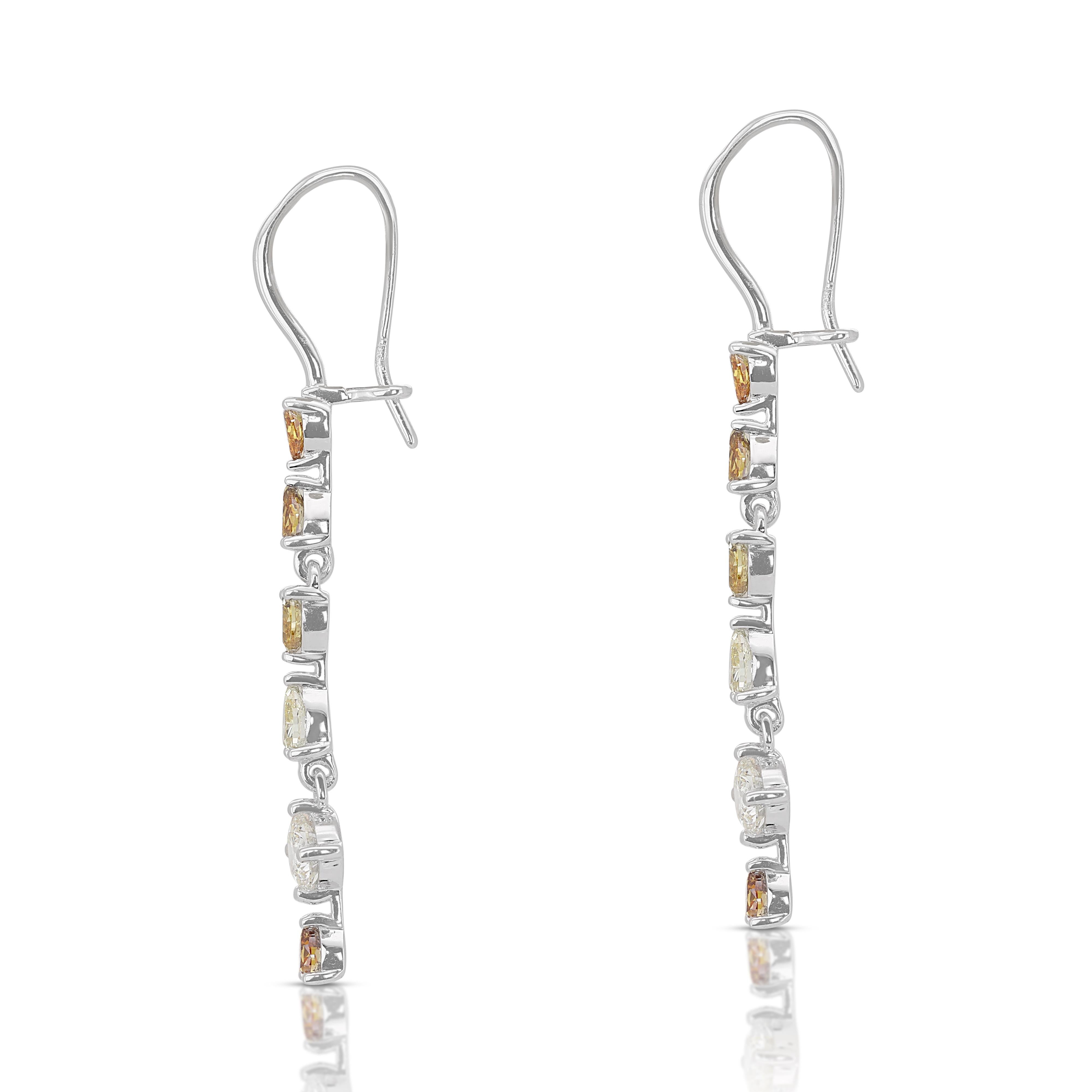 Boucles d'oreilles en goutte avec diamants de couleur fantaisie (2,62 ct) certifiés IGI  Neuf - En vente à רמת גן, IL