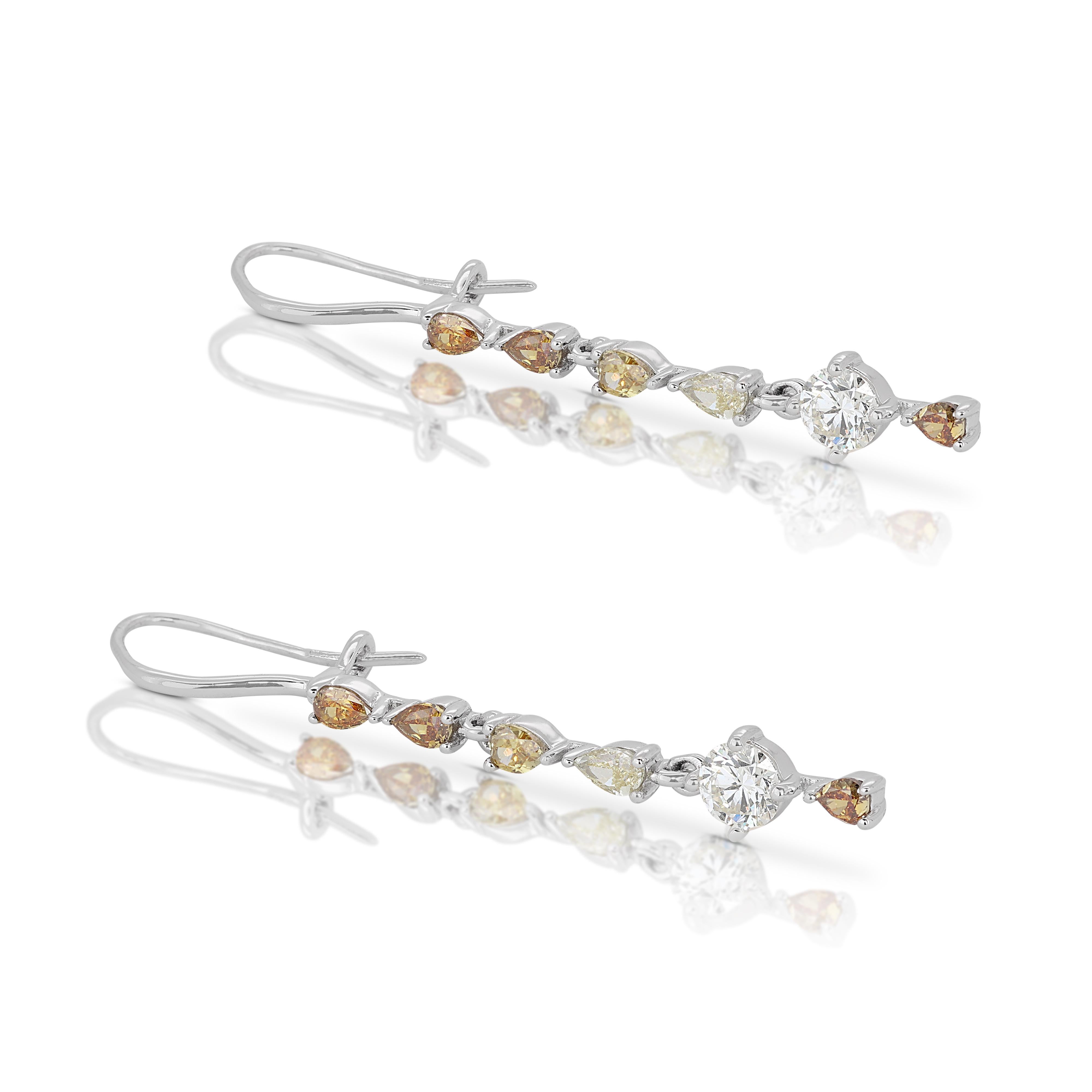 Boucles d'oreilles en goutte avec diamants de couleur fantaisie (2,62 ct) certifiés IGI  en vente 2