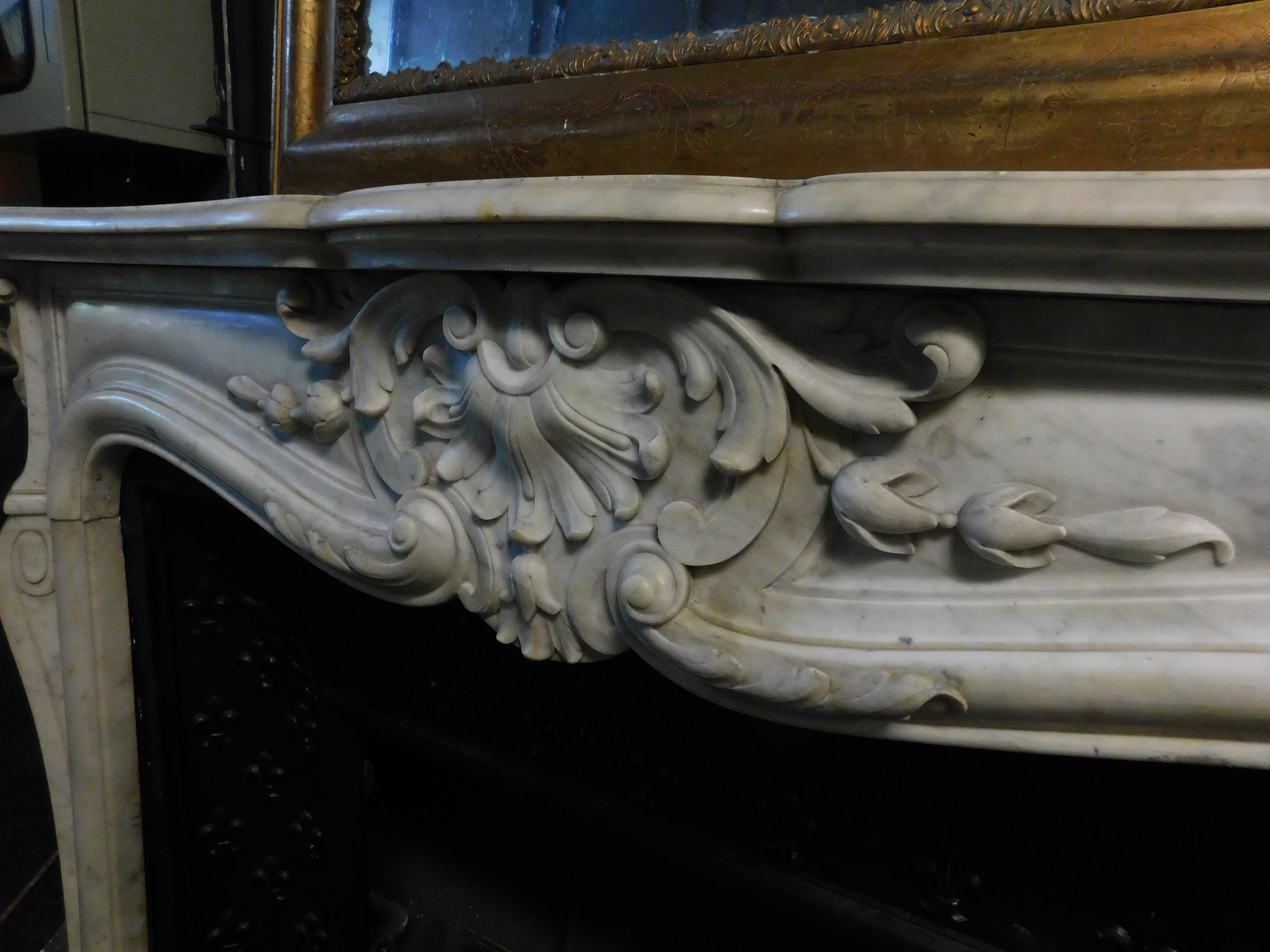 Cheminée fascinante en marbre blanc de Carrare, richement sculptée, France 5