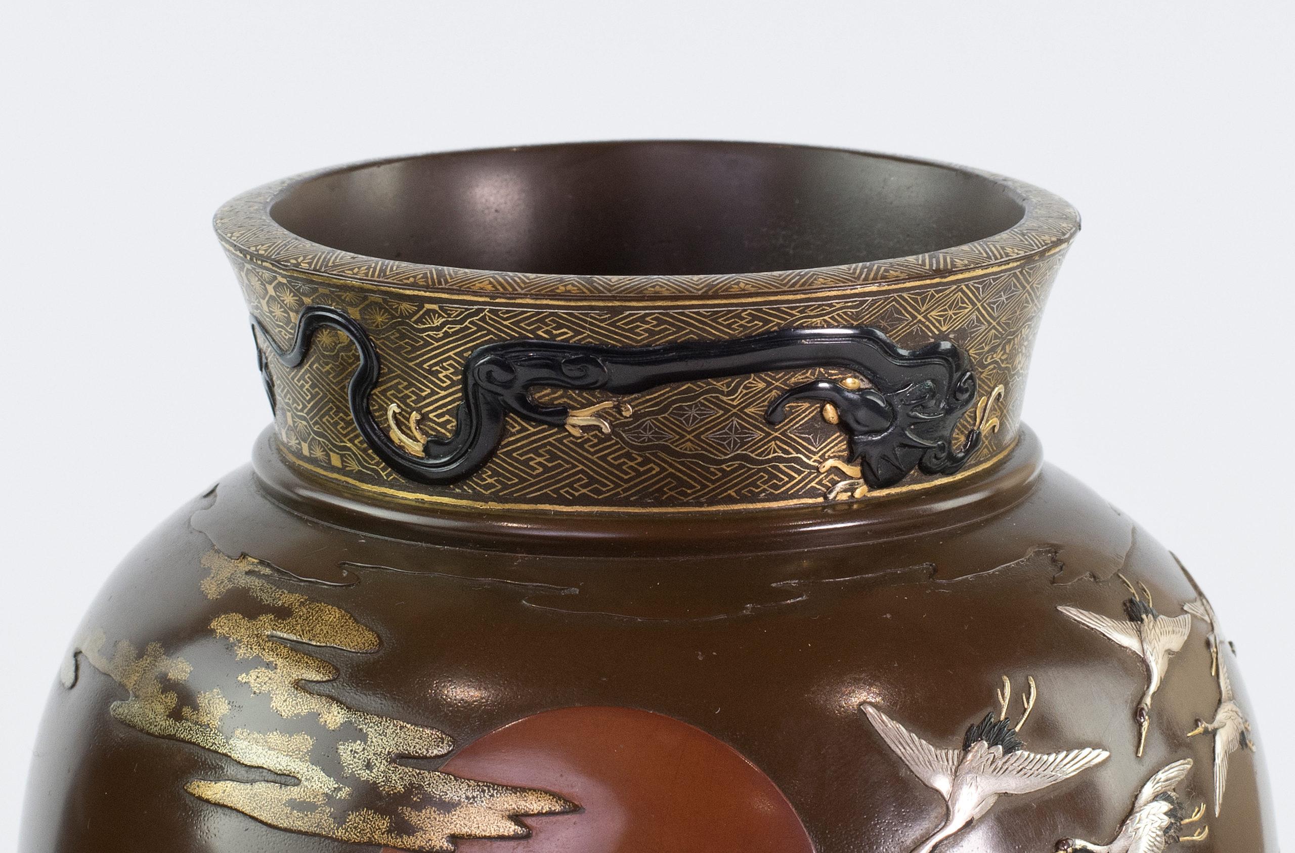 Vases japonais fascinants en bronze et métal mélangé 1