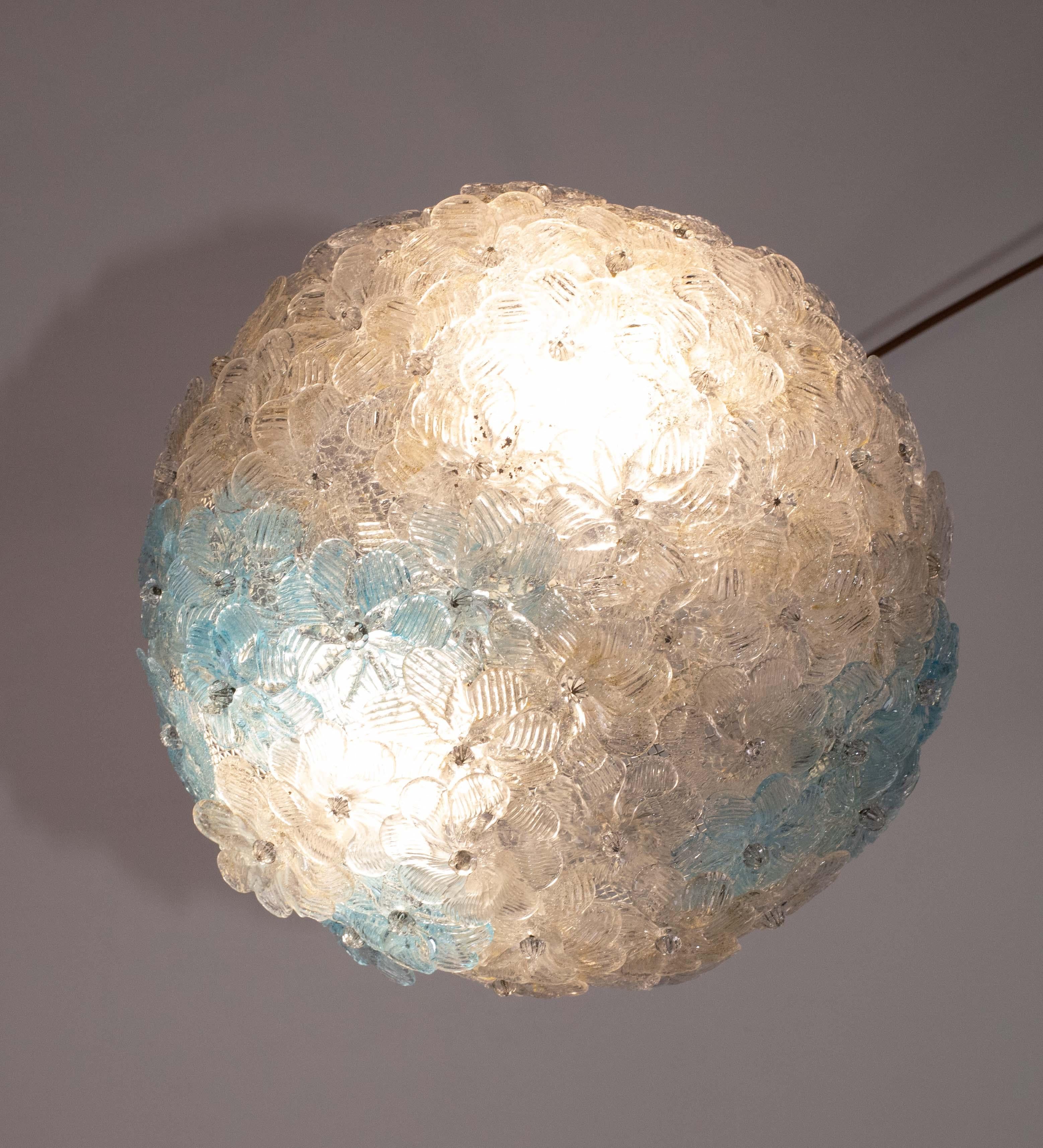 Européen Plafonnier de Murano Fascinant Fleur Bicolore de Seguso, Italie, années 1960 en vente