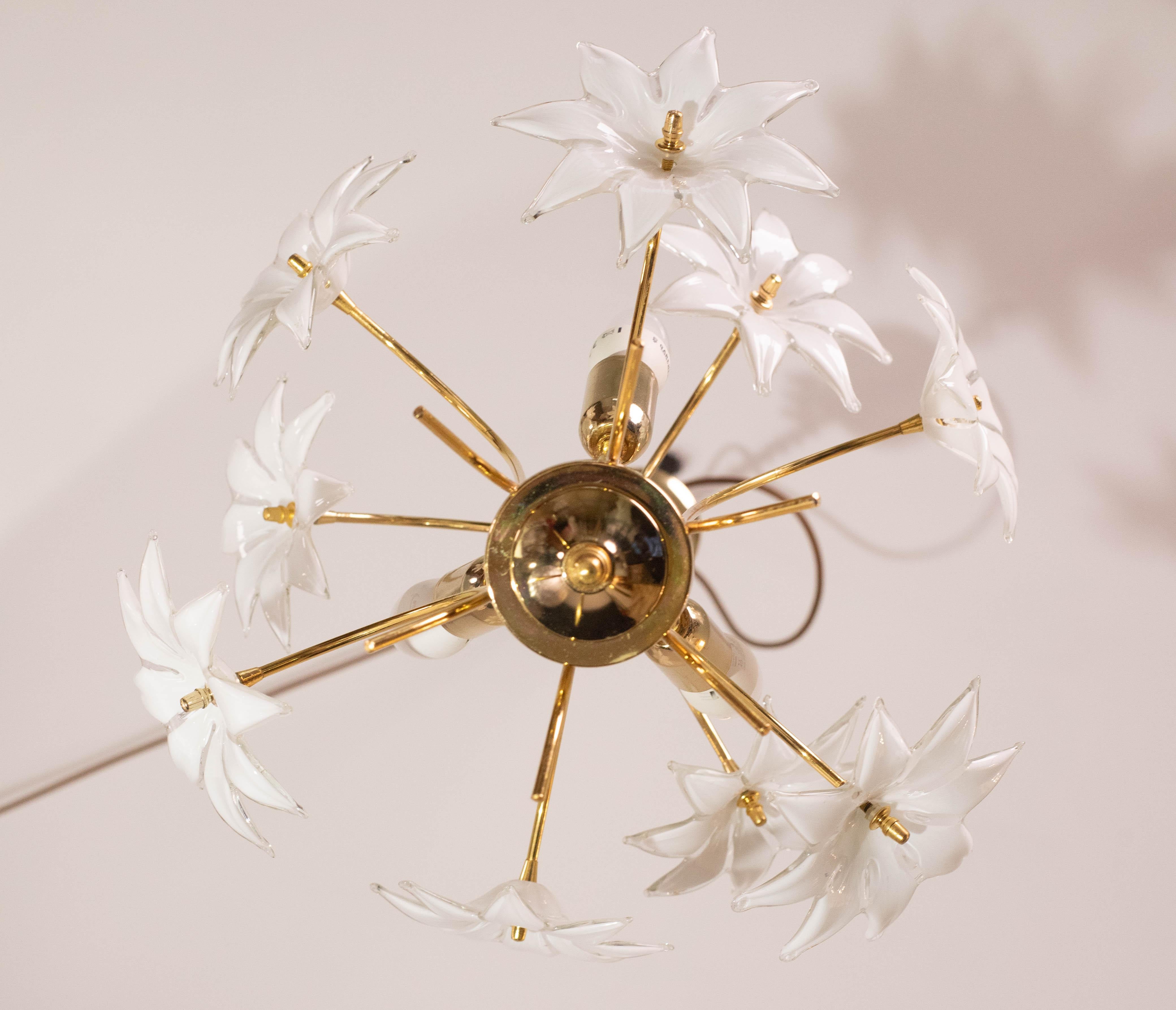 Fascinating Murano Glass Vintage Chandelier White Flowers, 1970s For Sale 8
