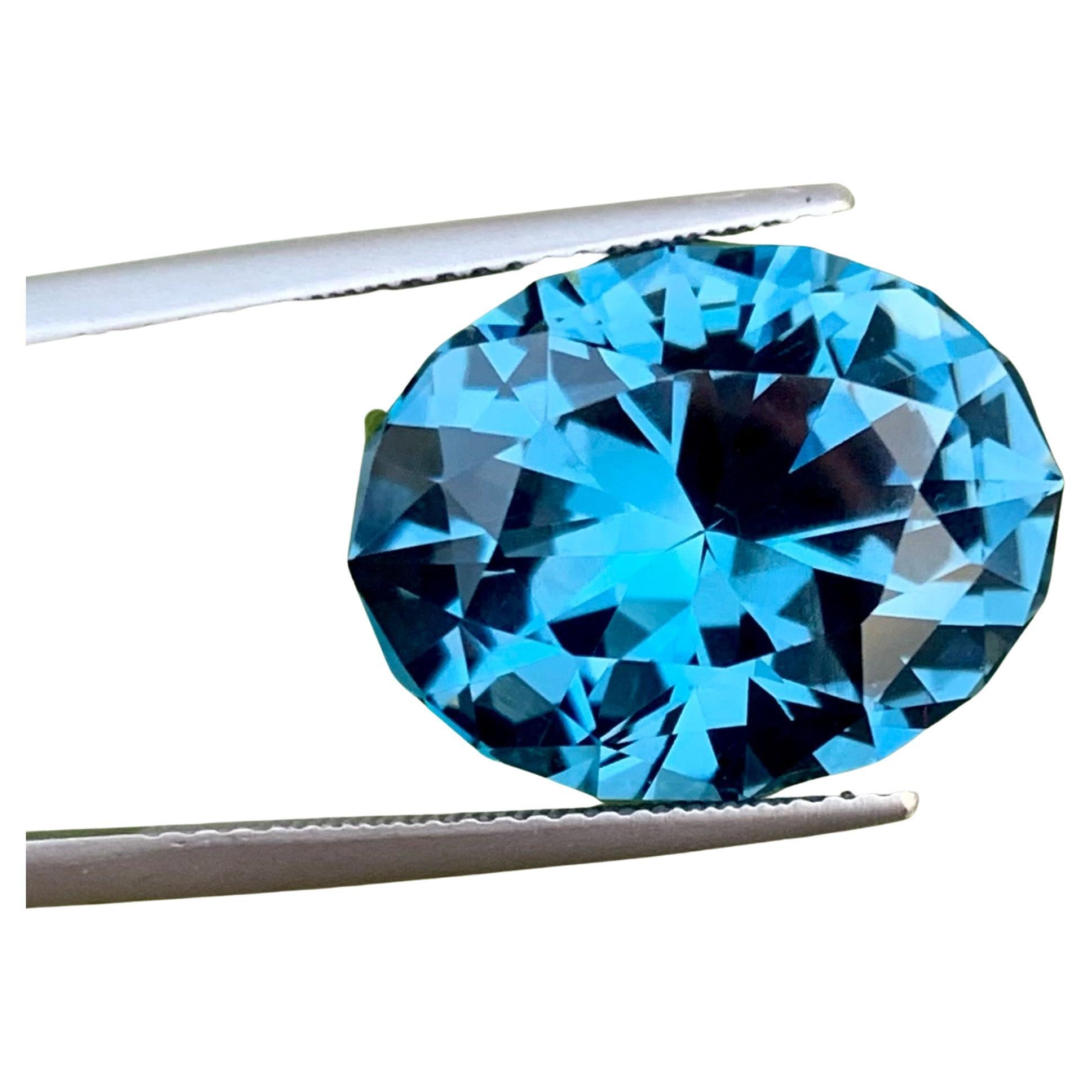 Fascinating Swiss Blue Topaz Stone 17.85 Carats Aaa Sparkling Topaz for Jewelry For Sale