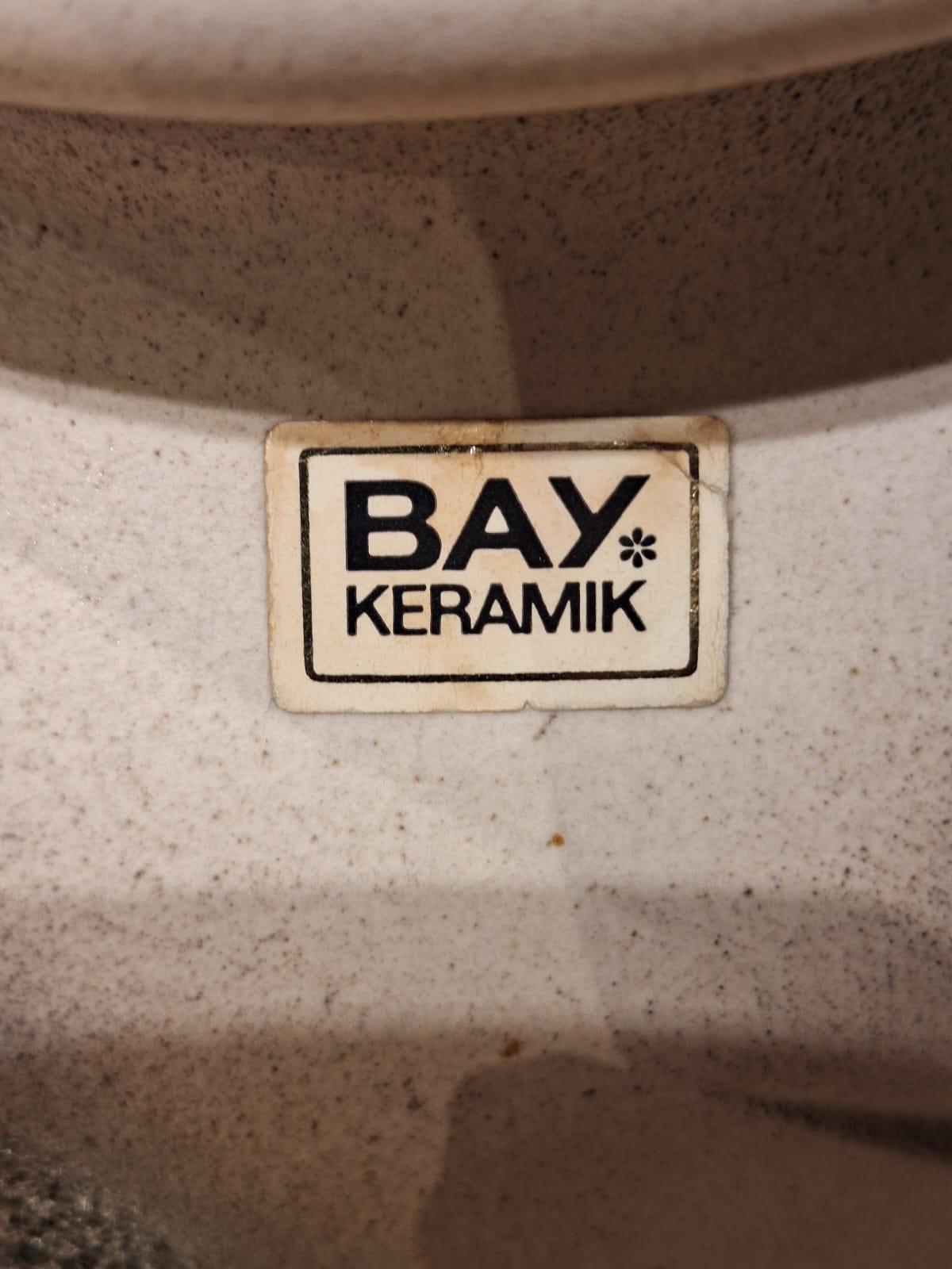 Faszinierende strukturierte Vase für Bay Ceramics im Zustand „Gut“ im Angebot in MIJDRECHT, NL
