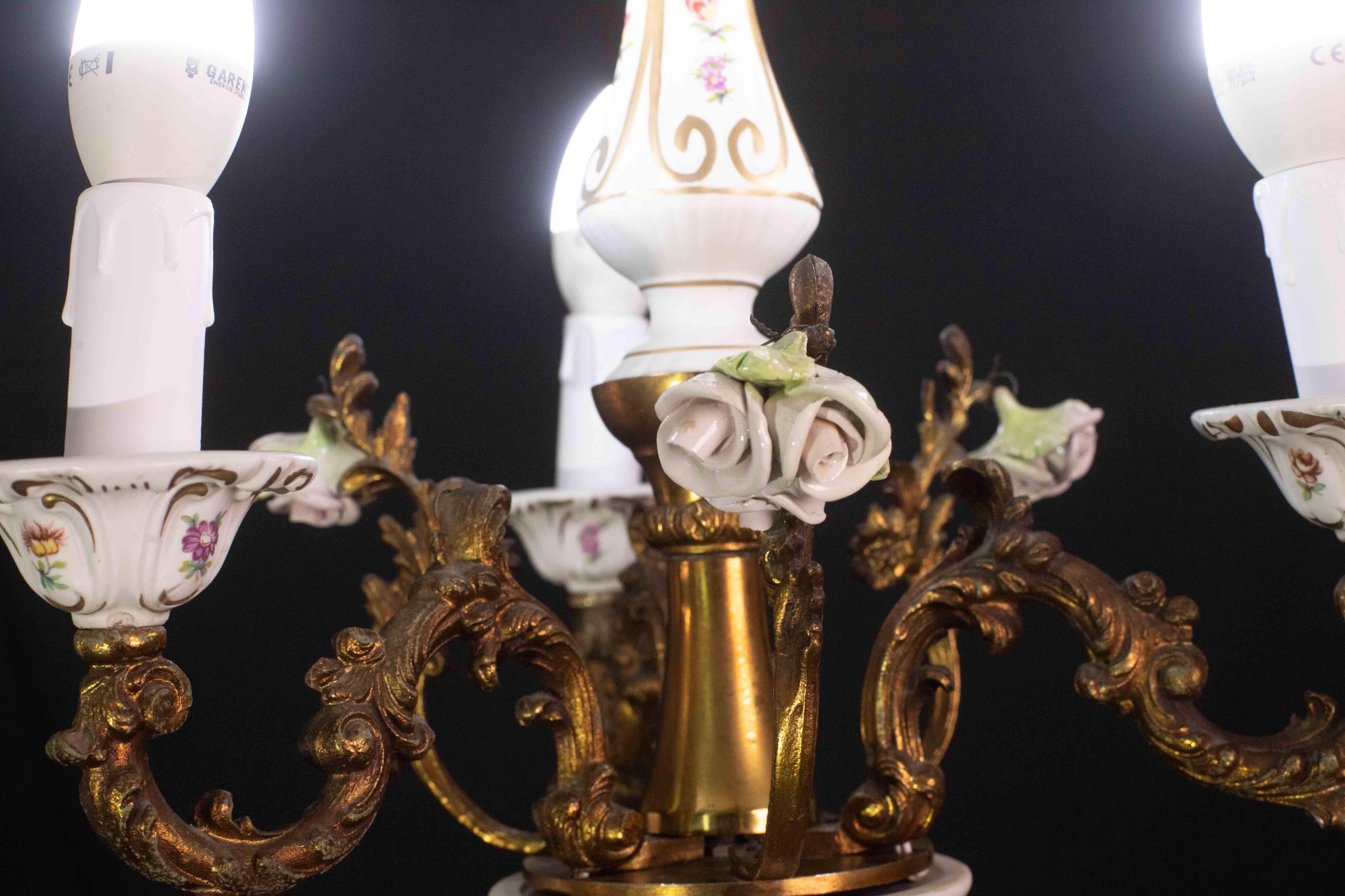 Magnifique lustre vintage en céramique et laiton, années 1960 en vente 4