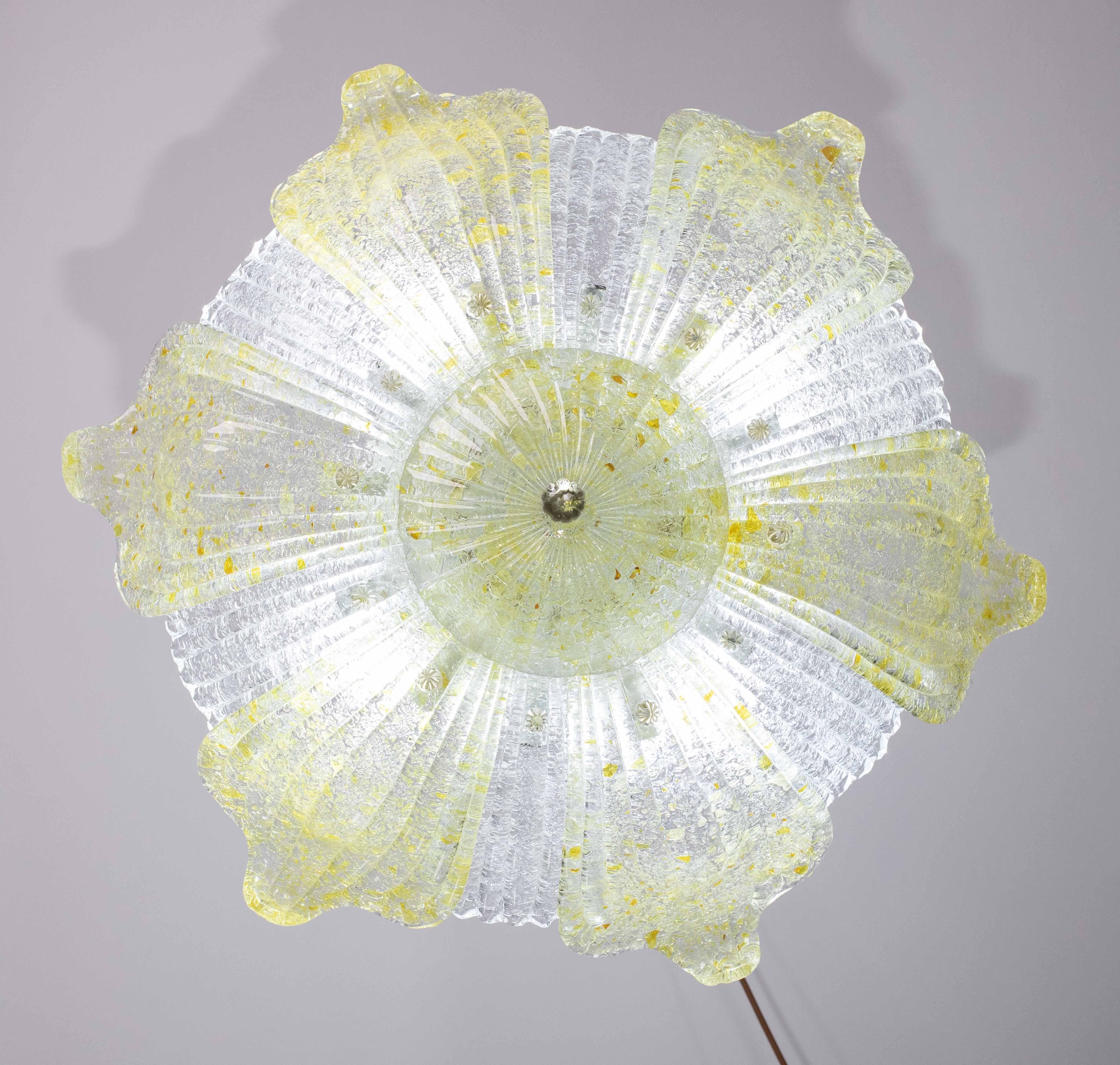 Fine XX secolo Affascinante lampada da soffitto in vetro di Murano d'epoca Giallo in vendita