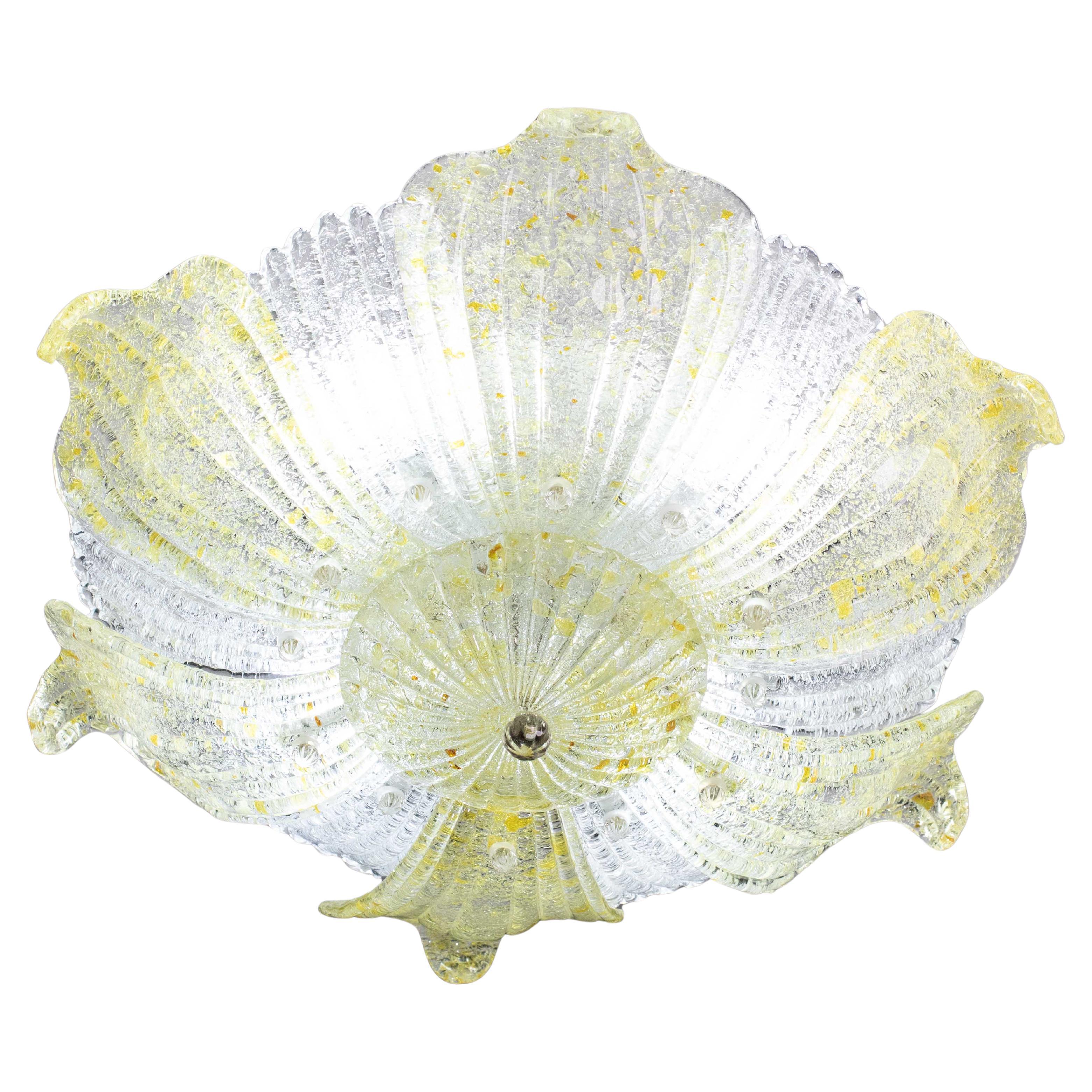Eleganza della plafoniera vintage di Murano con riflessi gialli e arancioni e foglie in vetro trasparente

Periodo: circa 1970.

La plafoniera è dotata di 4 luci E27 a norma europea.

6 foglie rosa, 6 foglie trasparenti.

Eccellenti condizioni