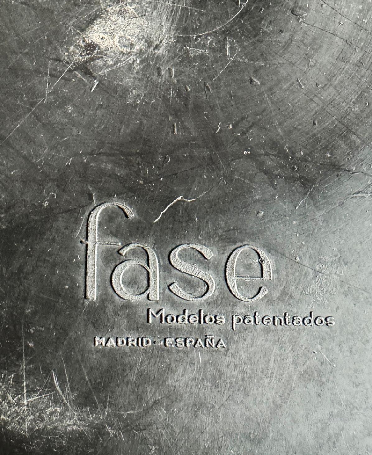 Fase 520 C with rotatable head designed by Luis Perez de la Oliva in the 1970 6