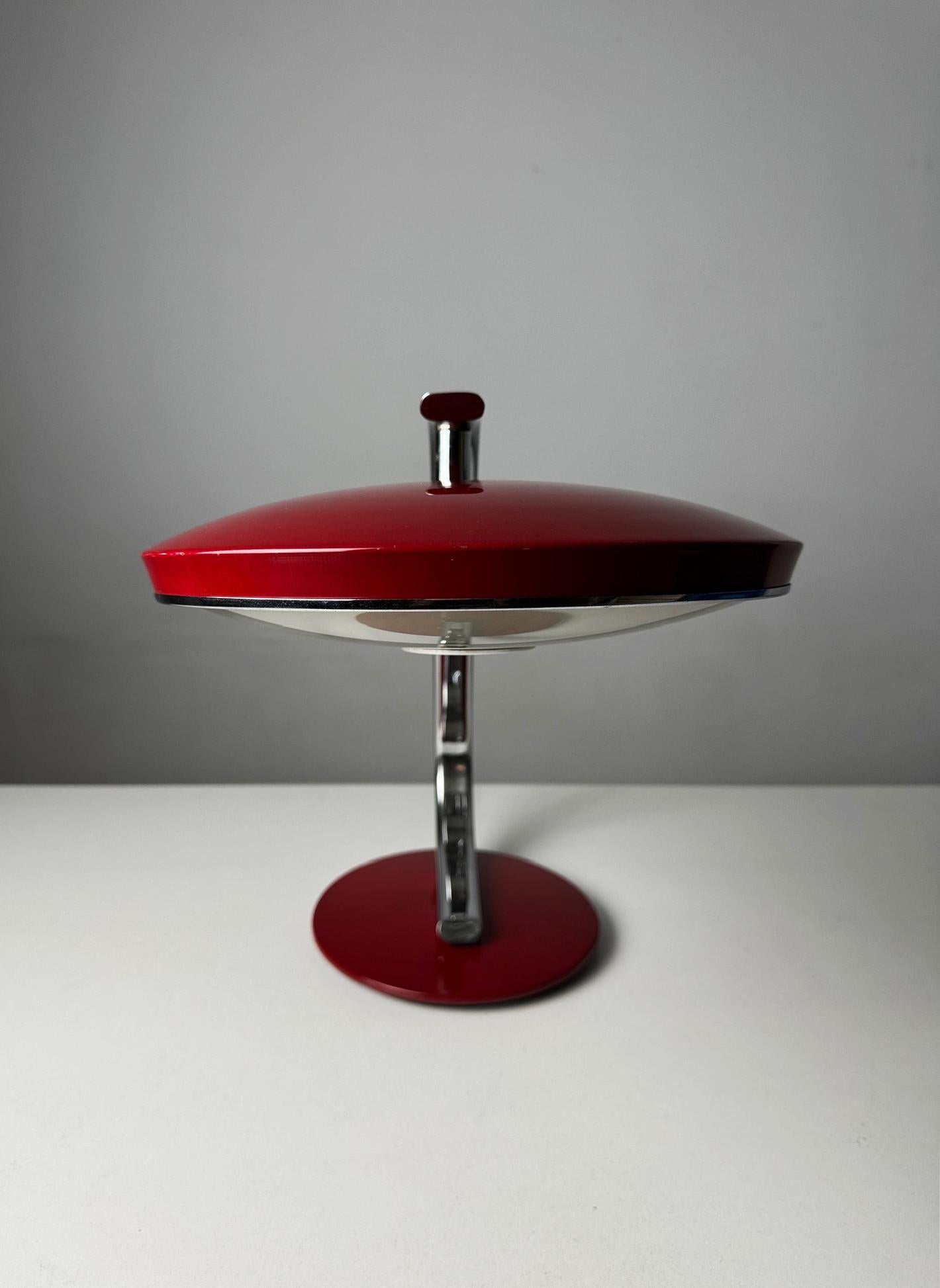 Mid-Century Modern Fase 520 C with rotatable head designed by Luis Perez de la Oliva in the 1970