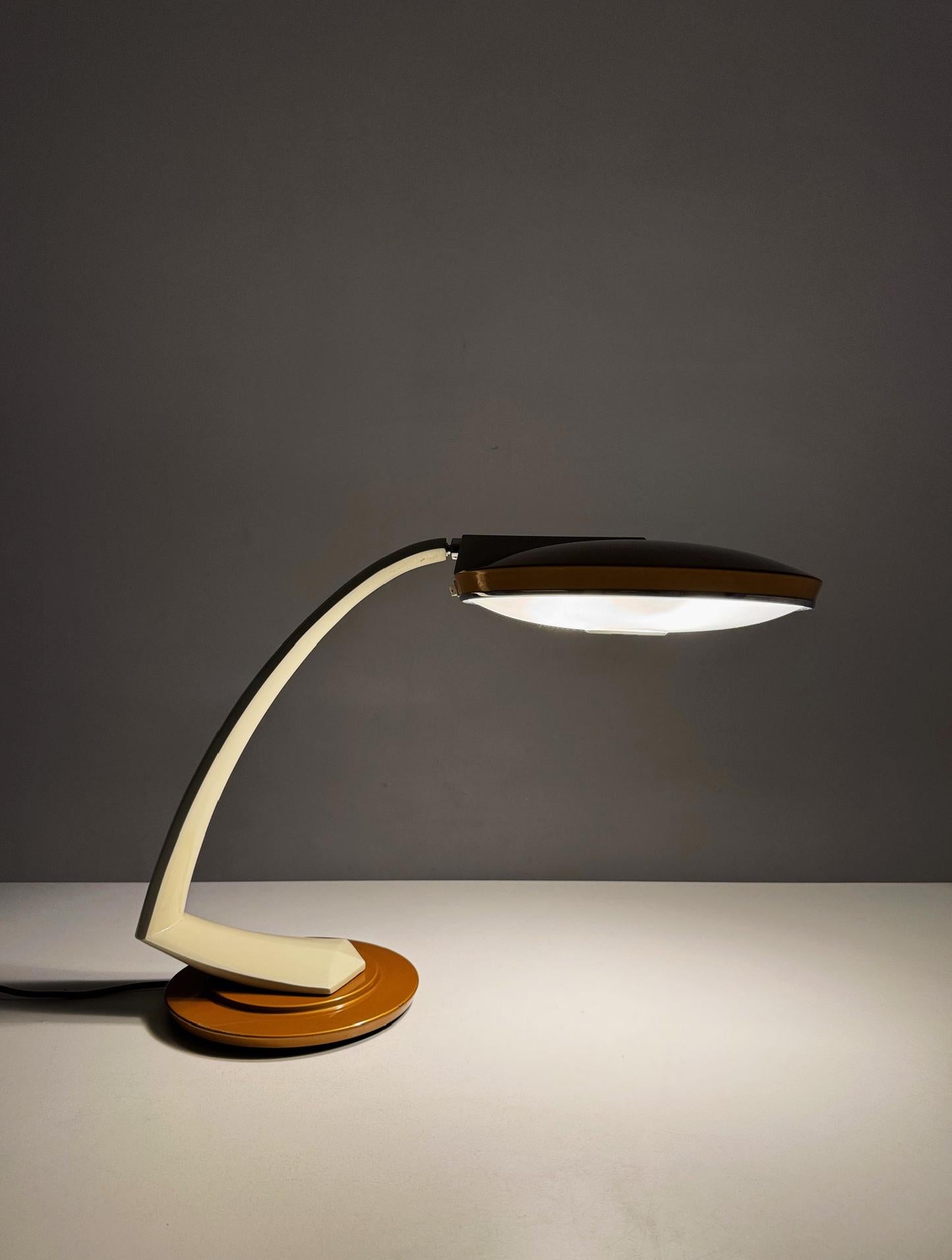 Fase Boomerang 2000 table lamp by Luis Pérez de la Oliva 1967, Spain For Sale 4